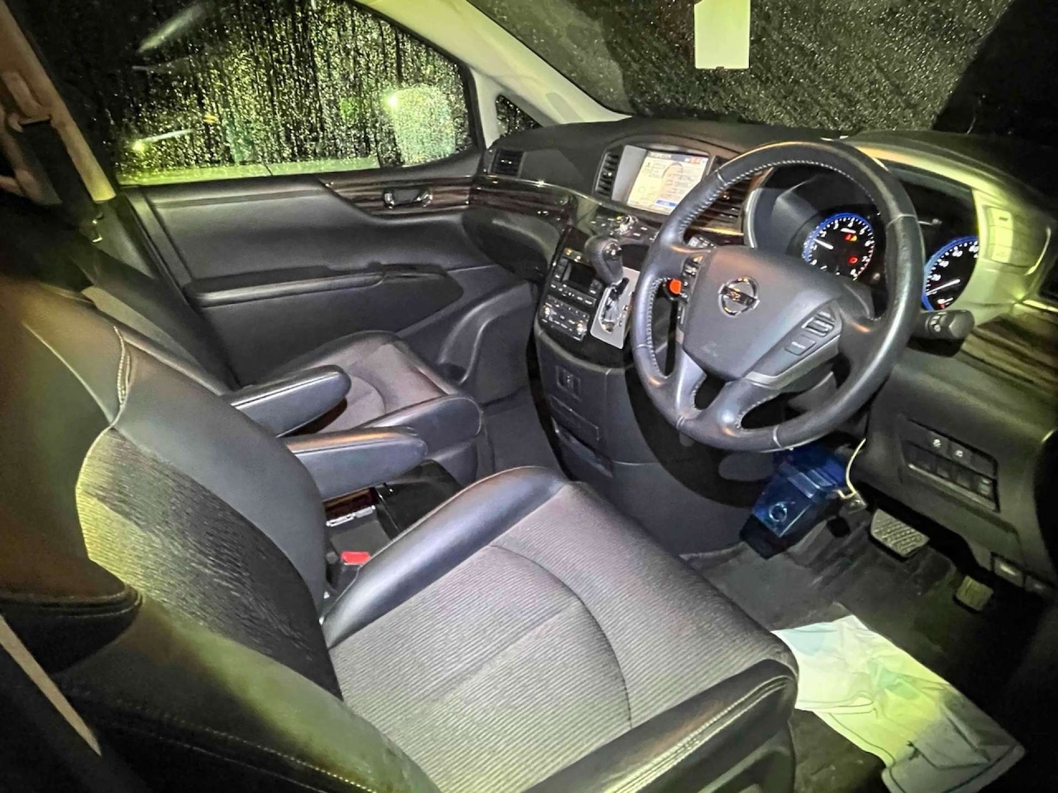 Used Nissan Elgrand 2014 for sale - 77355538: Photo 14