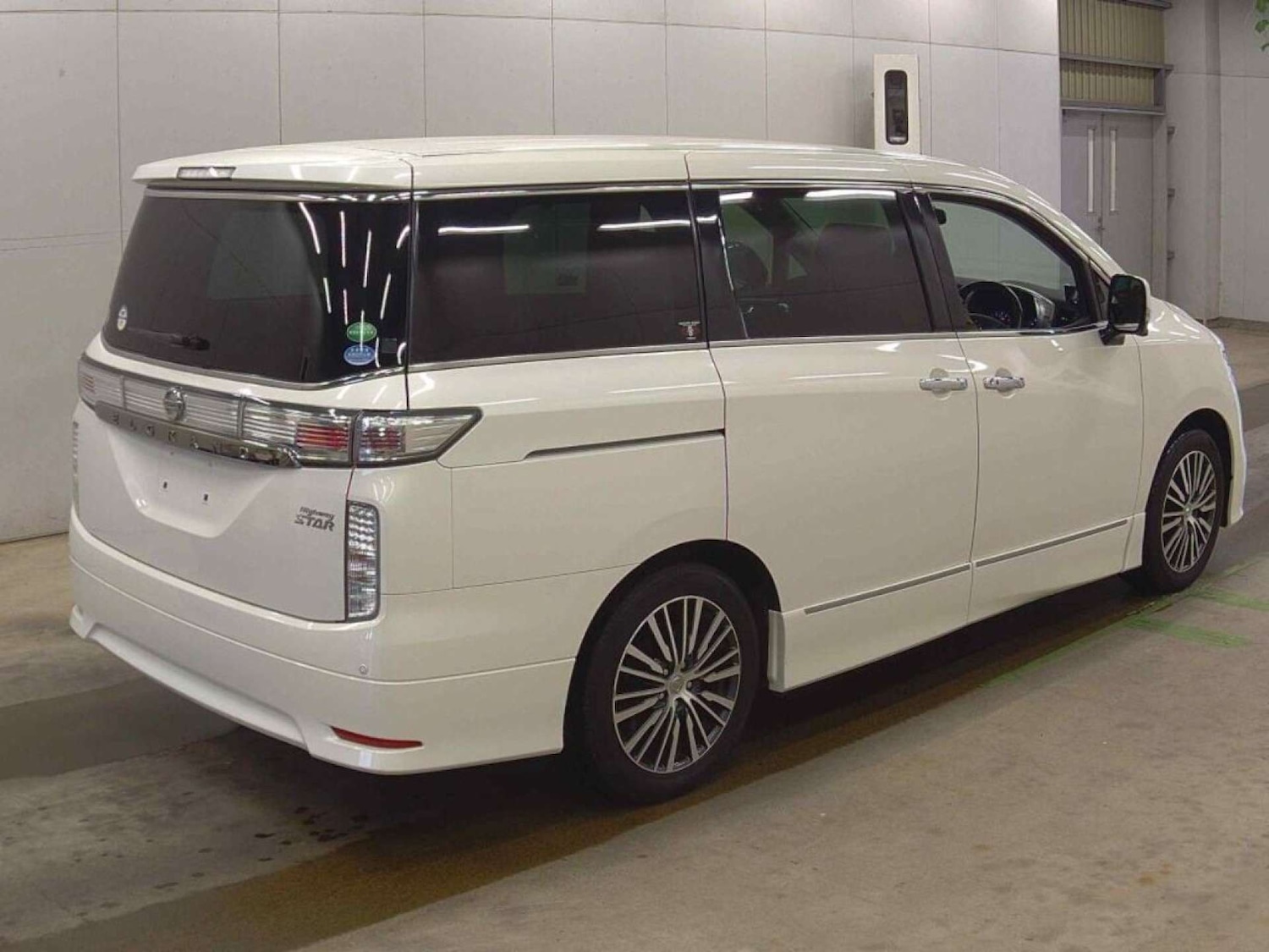Used Nissan Elgrand 2014 for sale - 77355538: Photo 7
