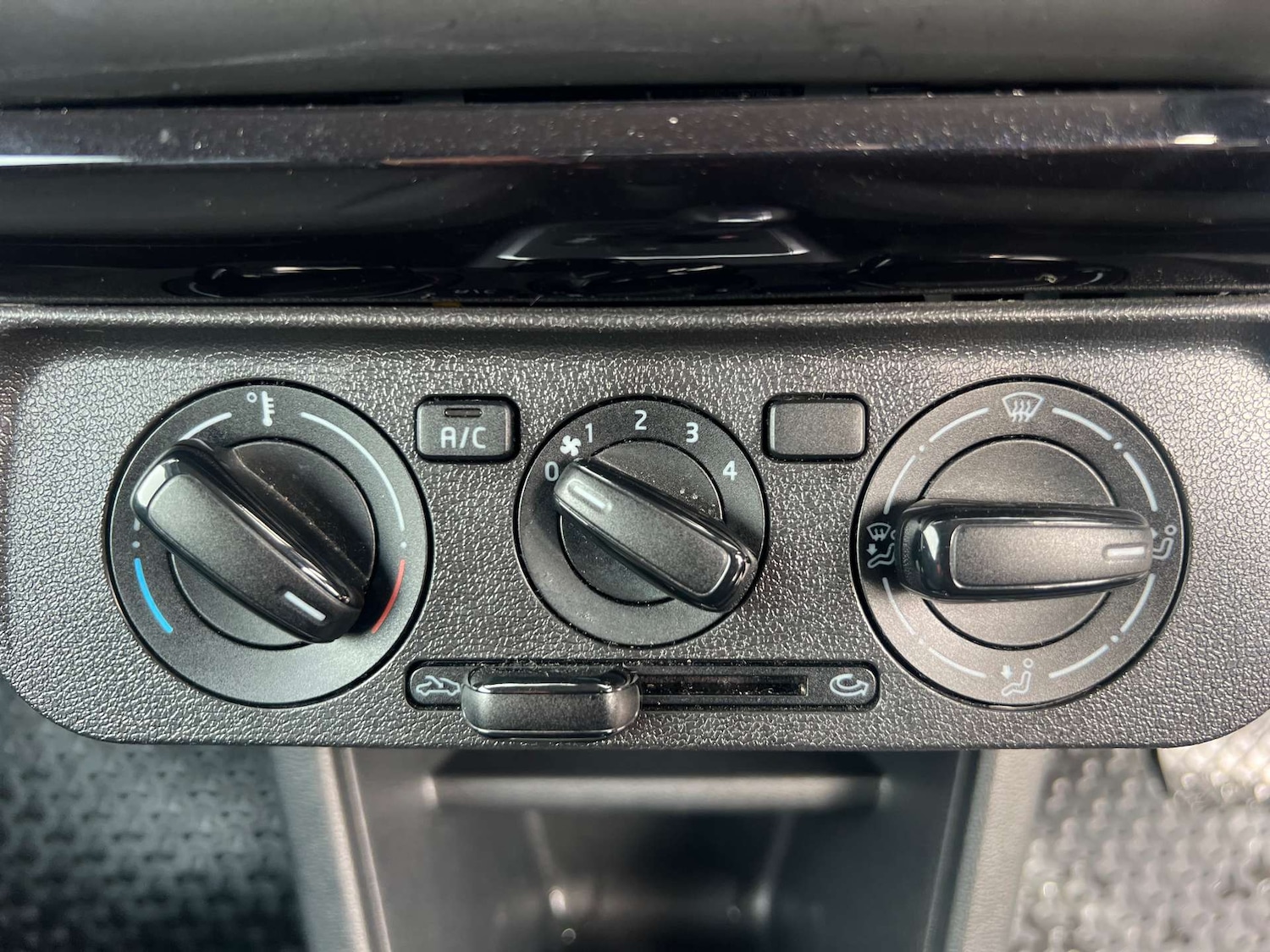 Used Volkswagen up! 2026 for sale - 77639555: Photo 30