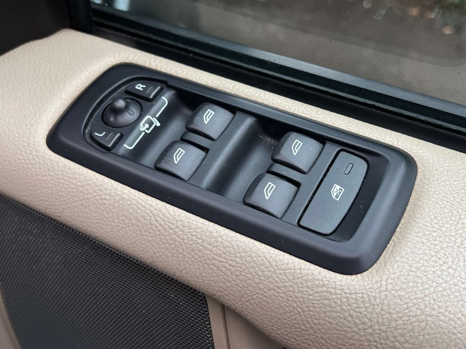 Used Land Rover Discovery 2012 for sale - 76776946: Photo 21