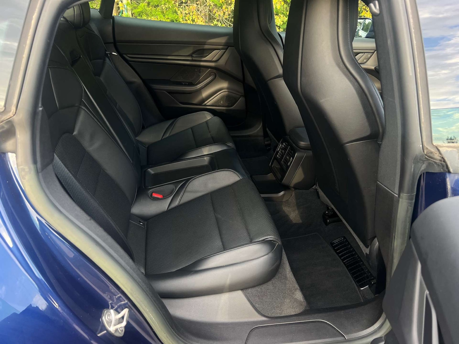 Used Porsche Taycan 2022 for sale - 76776837: Photo 20