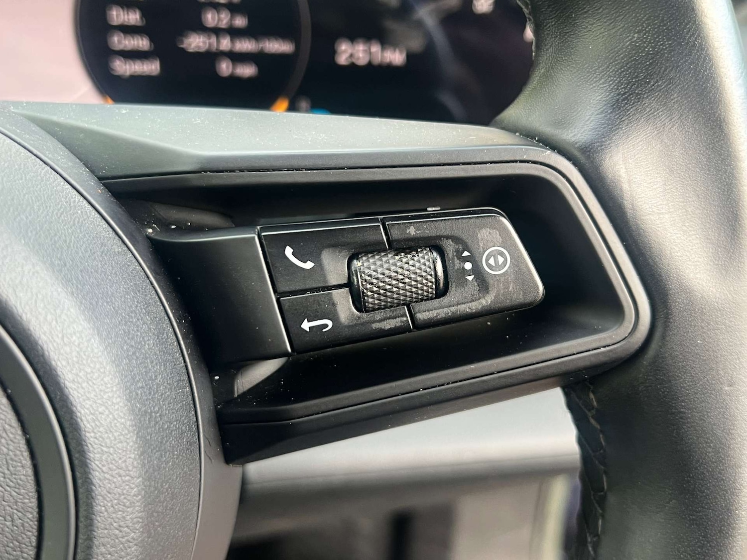 Used Porsche Taycan 2022 for sale - 76776837: Photo 27