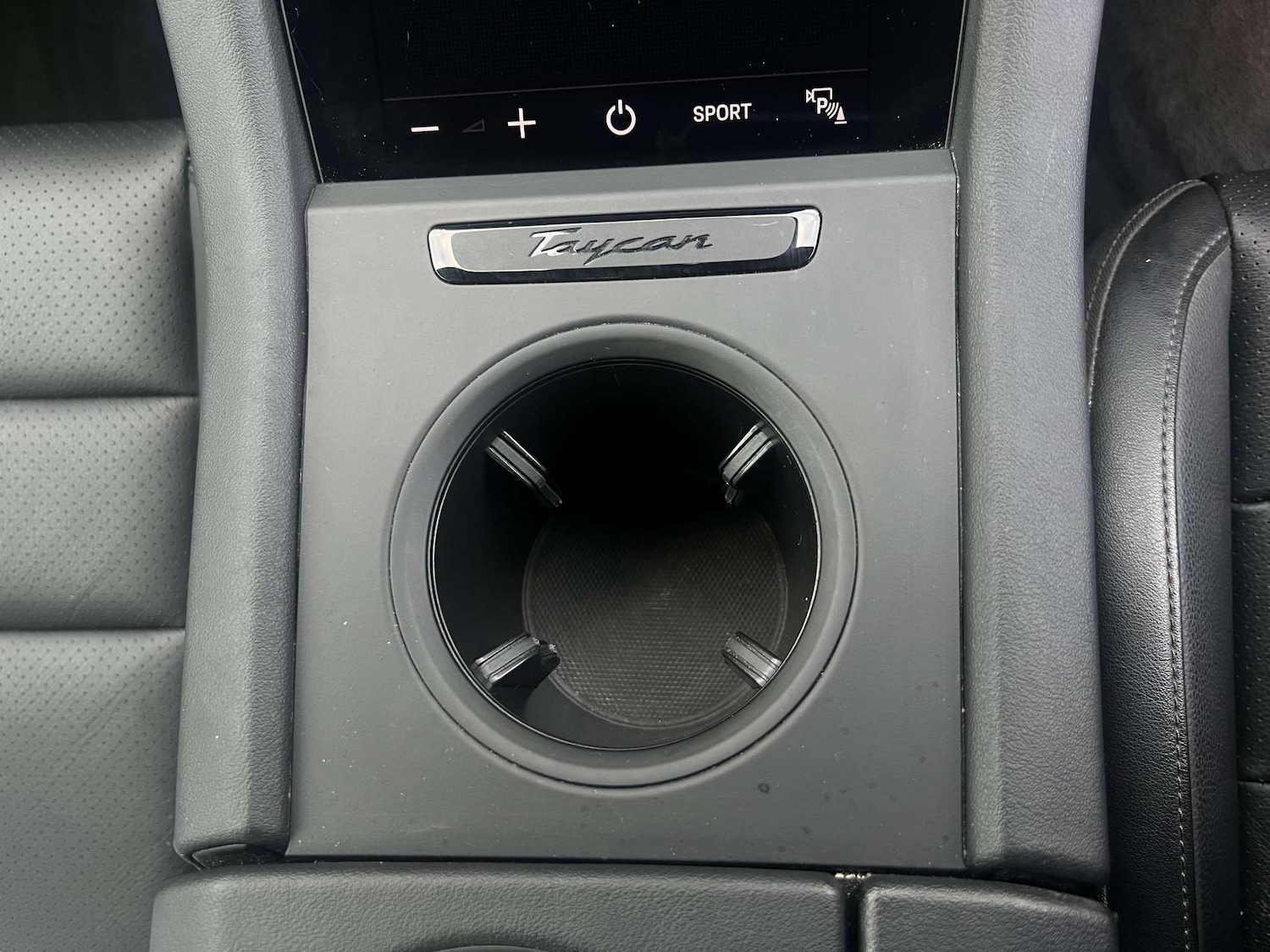 Used Porsche Taycan 2022 for sale - 76776837: Photo 40