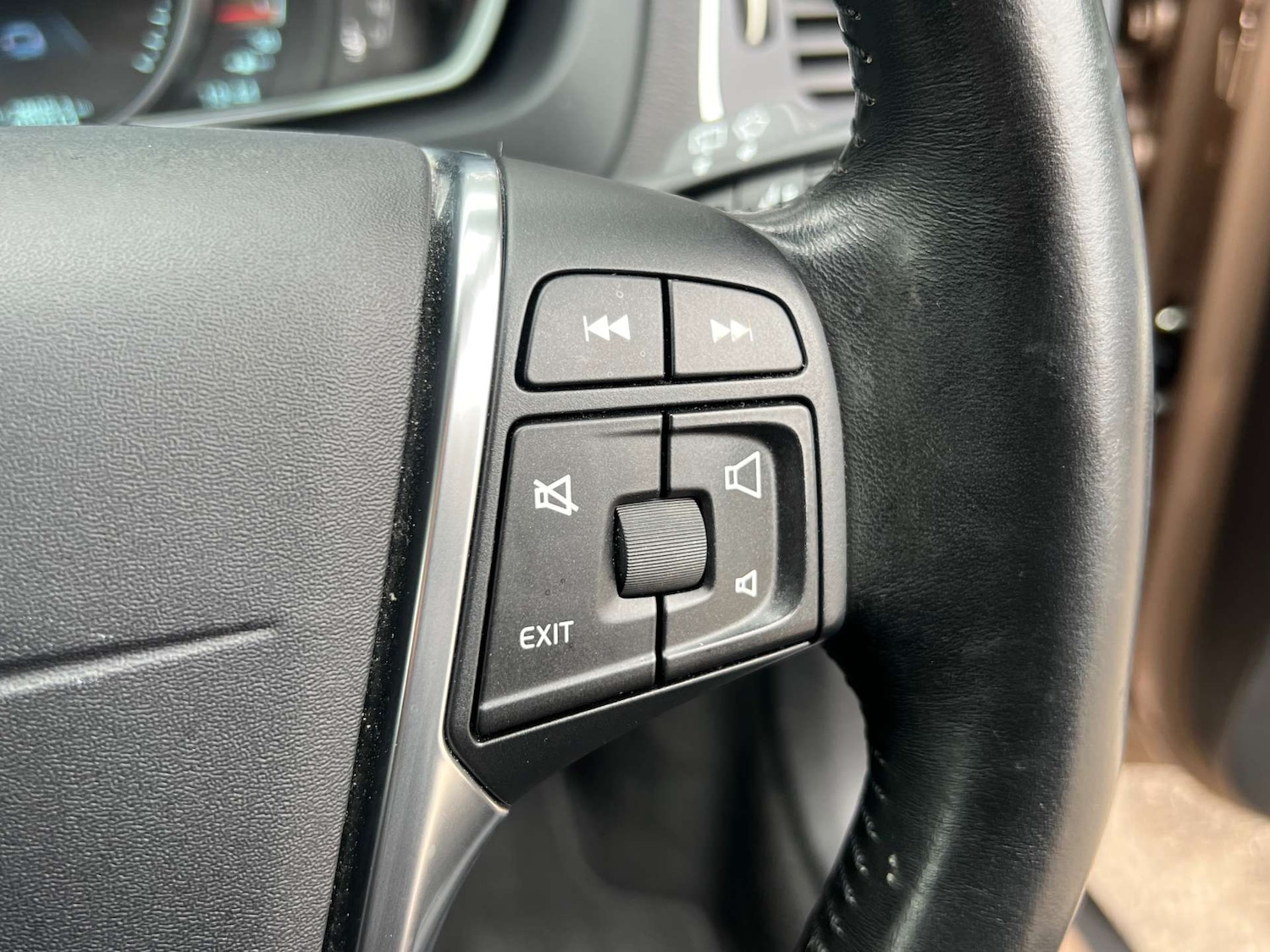 Used Volvo V40 2014 for sale - 78154347: Photo 27