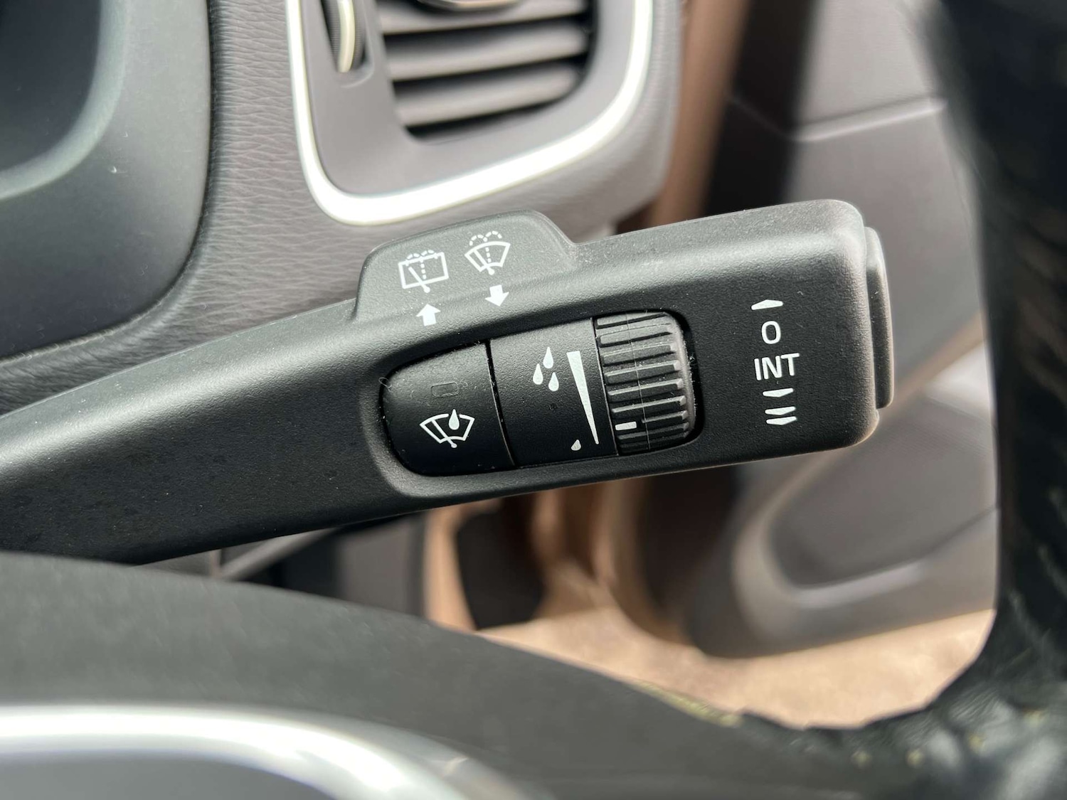 Used Volvo V40 2014 for sale - 78154347: Photo 29