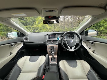 Used Volvo V40 2014 for sale - 78154347: Photo