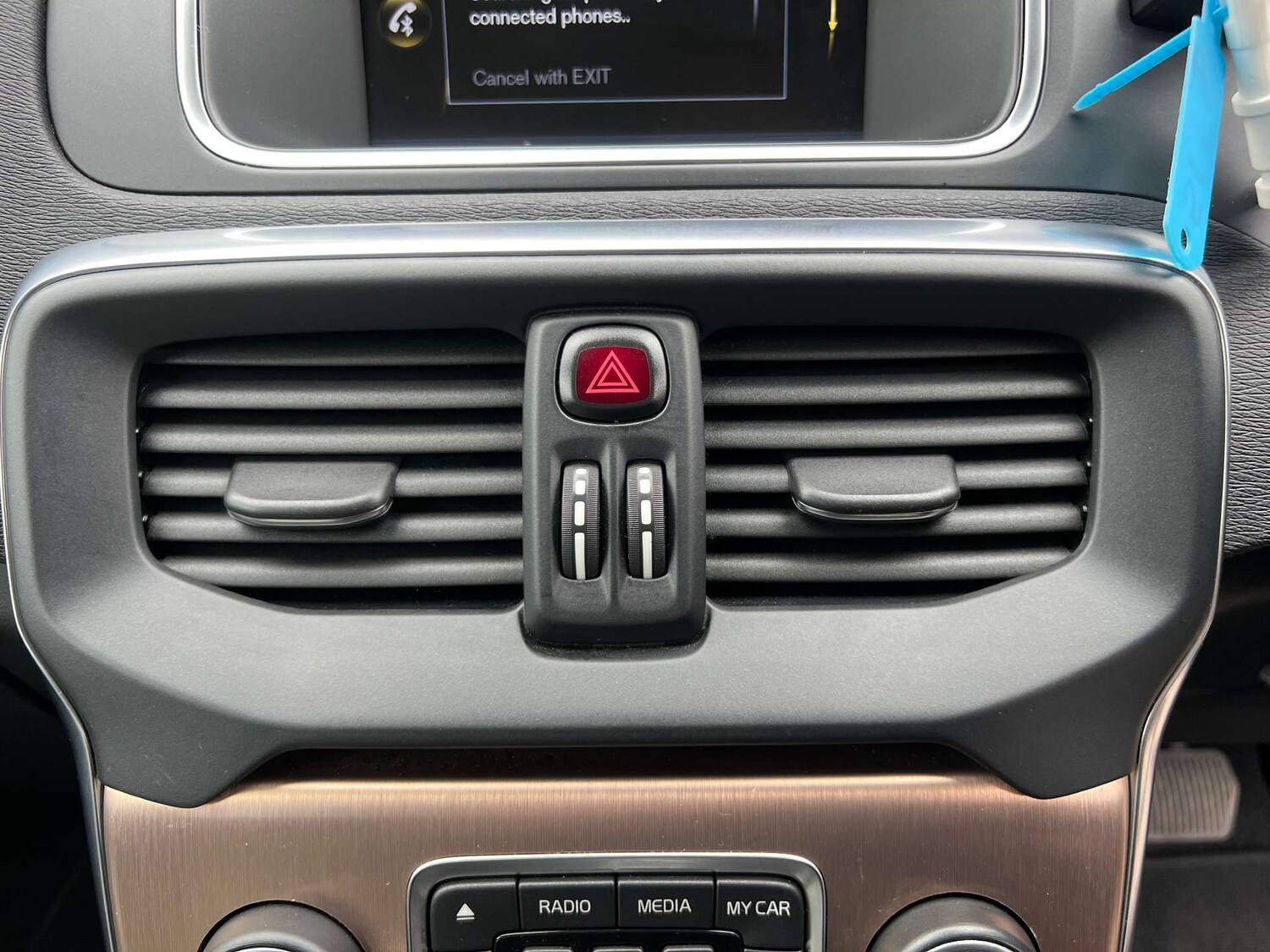 Used Volvo V40 2014 for sale - 78154347: Photo 33