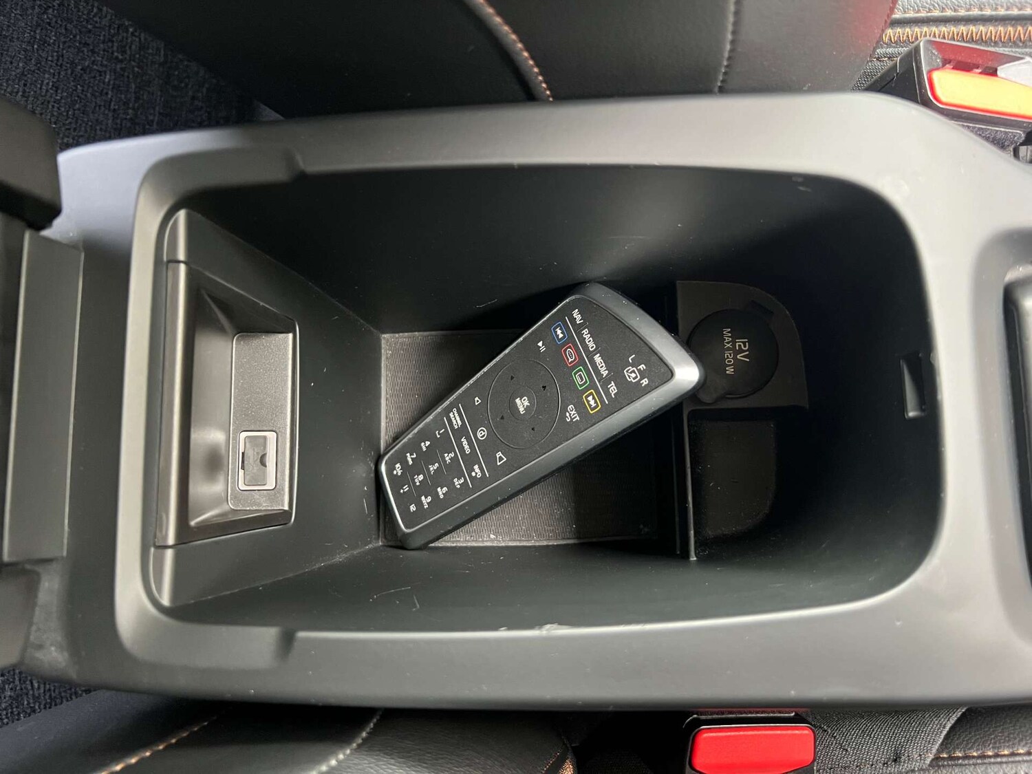 Used Volvo V40 2014 for sale - 78154347: Photo 37