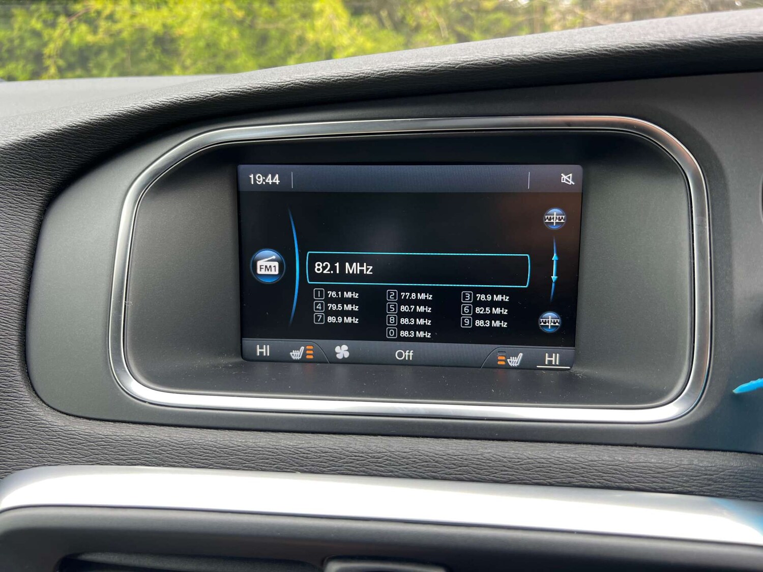 Used Volvo V40 2014 for sale - 78154347: Photo 39