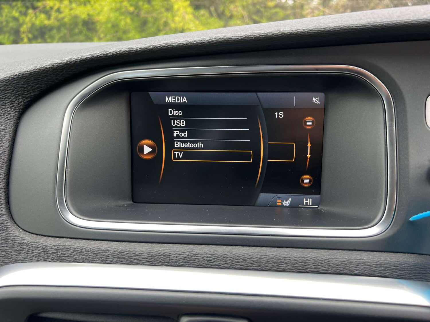 Used Volvo V40 2014 for sale - 78154347: Photo 41