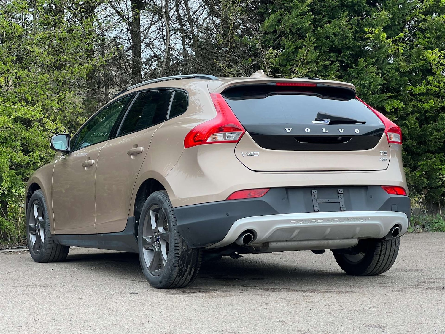 Used Volvo V40 2014 for sale - 78154347: Photo 8