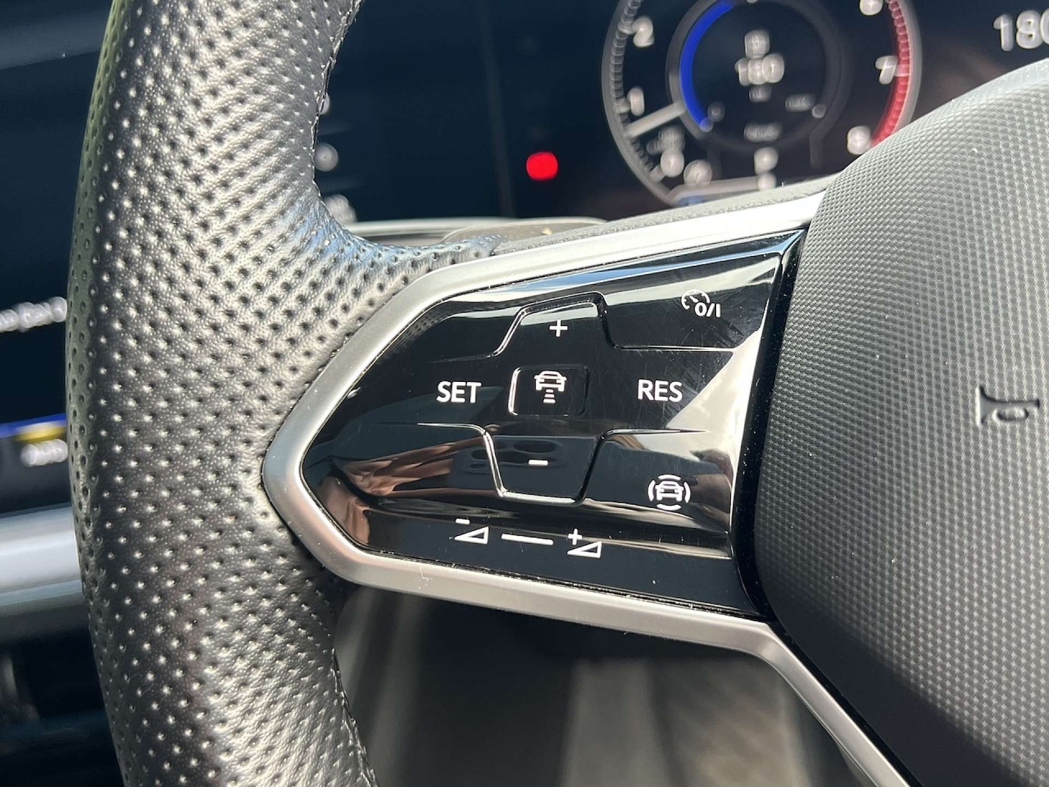 Used Volkswagen Touareg 2021 for sale - 76776899: Photo 32