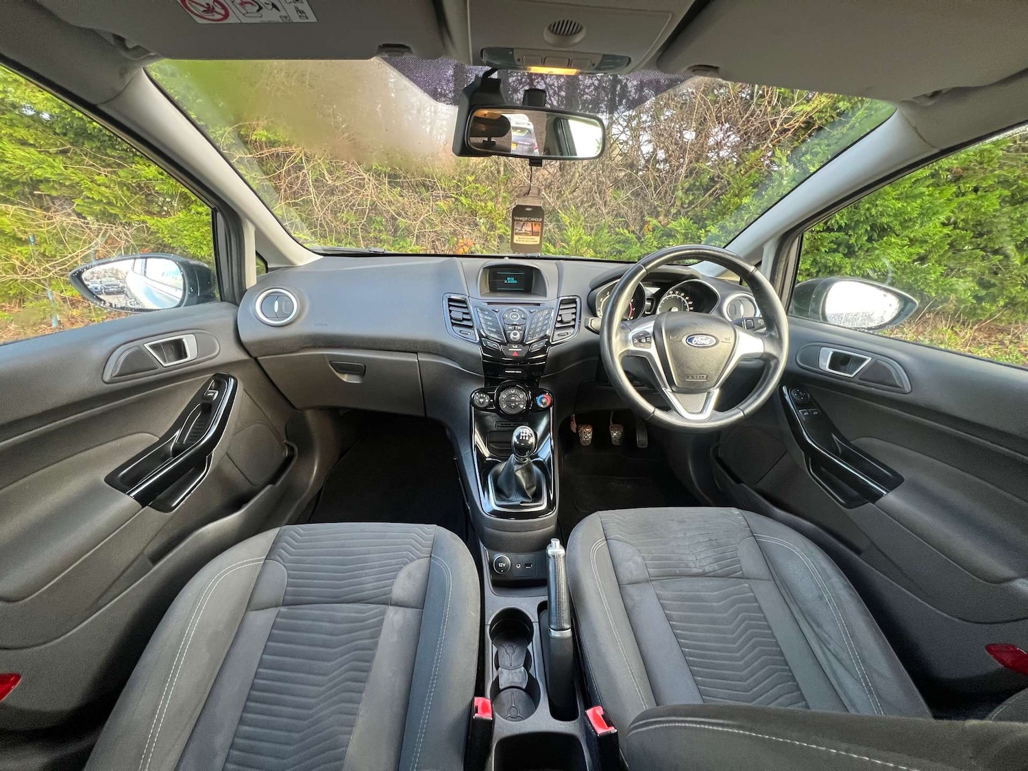 Used Ford Fiesta 2015 for sale - 76907748: Photo 2