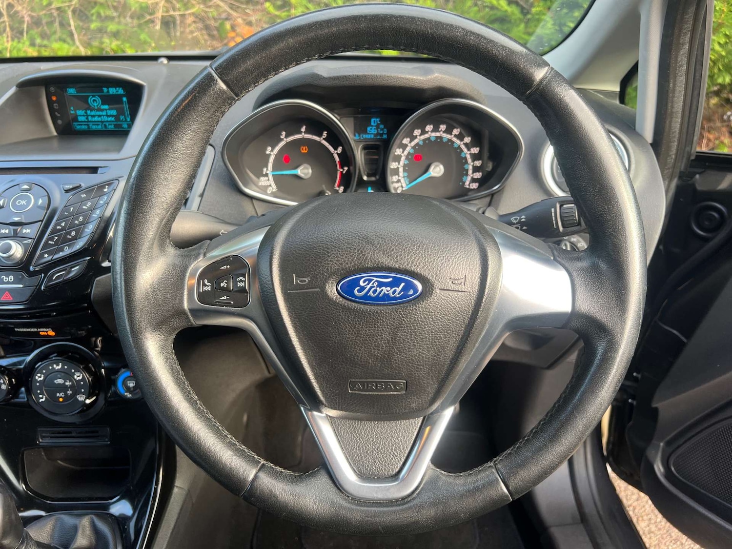 Used Ford Fiesta 2015 for sale - 76907748: Photo 27