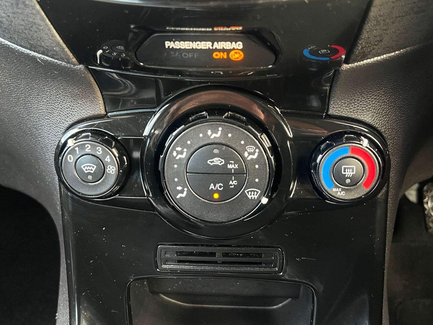 Used Ford Fiesta 2015 for sale - 76907748: Photo 36