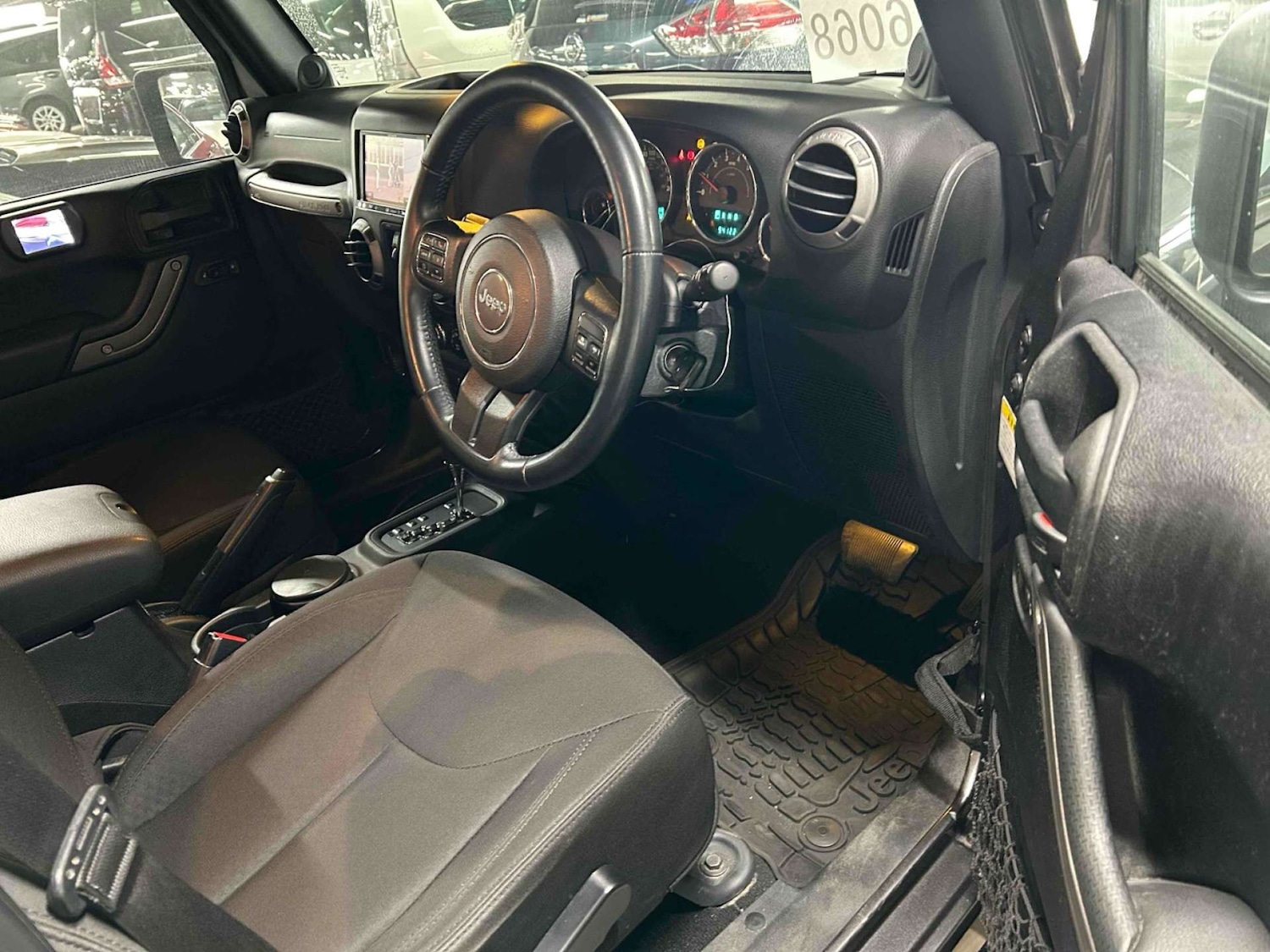 Used Chrysler Wrangler 2014 for sale - 77990001: Photo 14