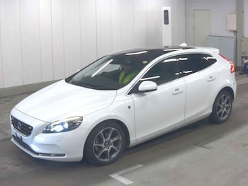 Used Volvo V40 2015 for sale - 78617686: Photo