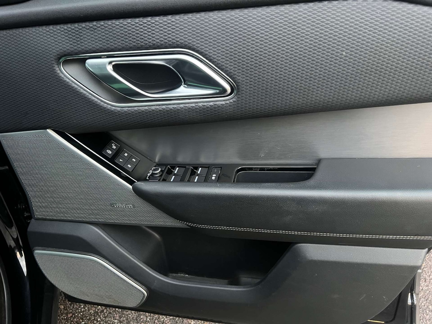 Used Land Rover Range Rover Velar 2018 for sale - 77328552: Photo 15