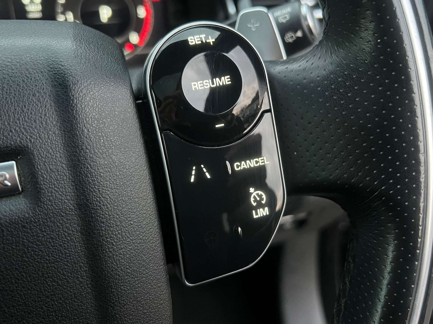 Used Land Rover Range Rover Velar 2018 for sale - 77328552: Photo 30