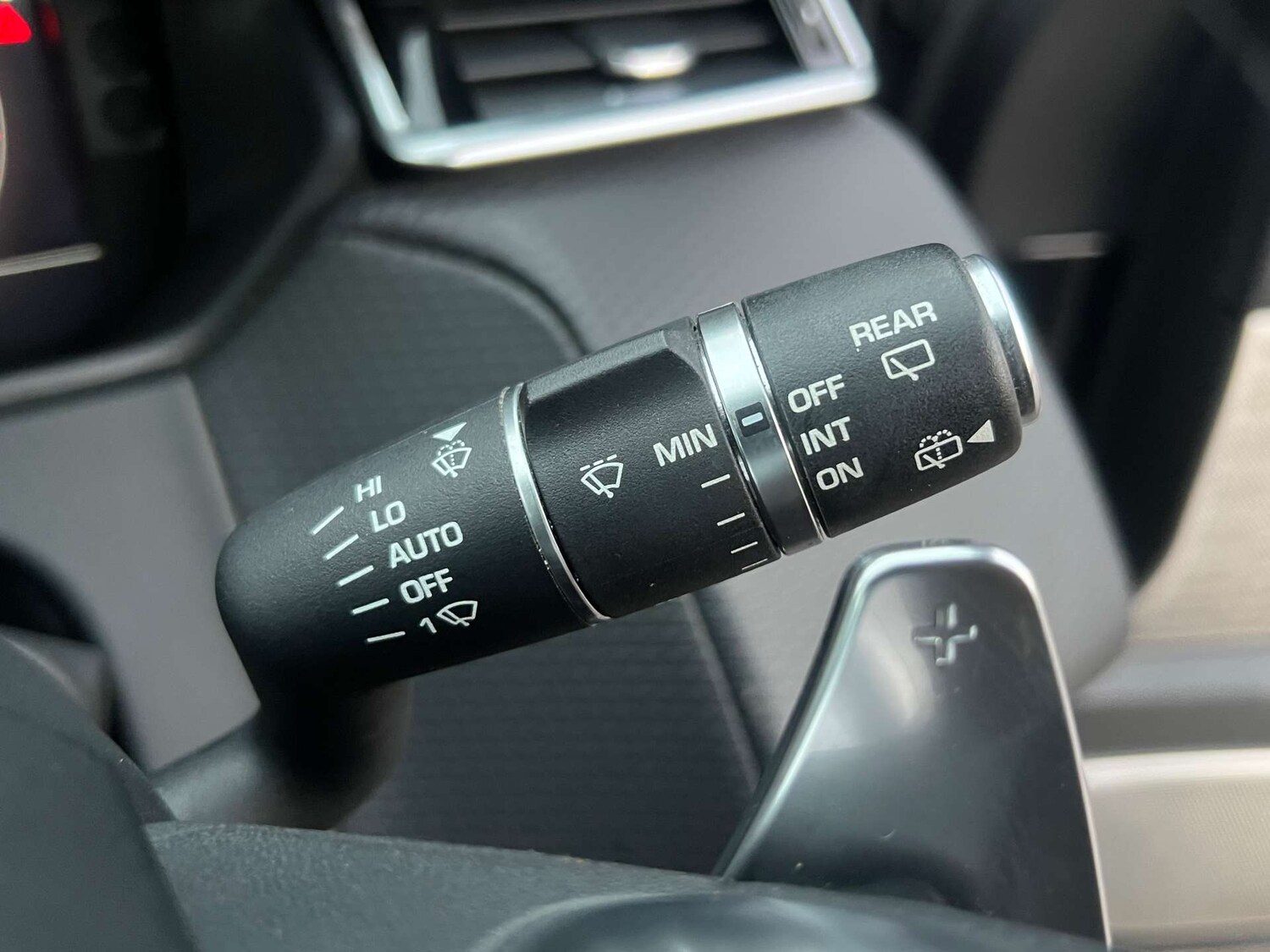 Used Land Rover Range Rover Velar 2018 for sale - 77328552: Photo 32