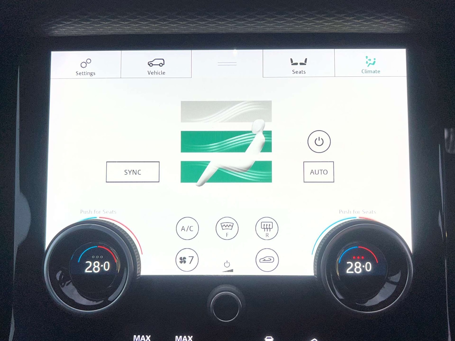 Used Land Rover Range Rover Velar 2018 for sale - 77328552: Photo 37