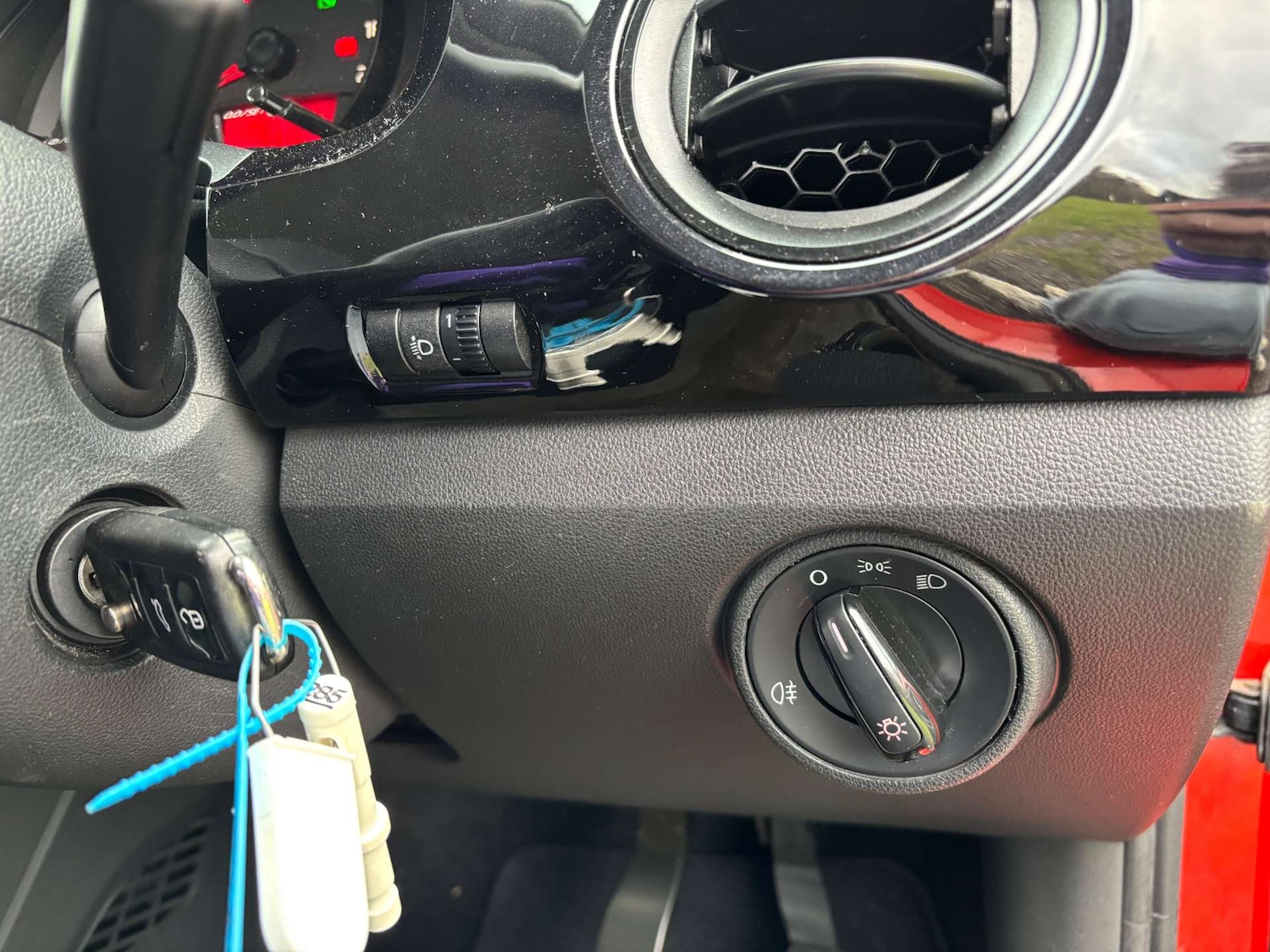 Used Volkswagen up! 2015 for sale - 77581127: Photo 23