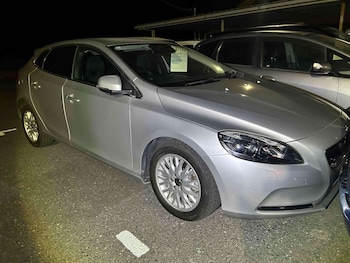 Used Volvo V40 2016 for sale - 78176822: Photo