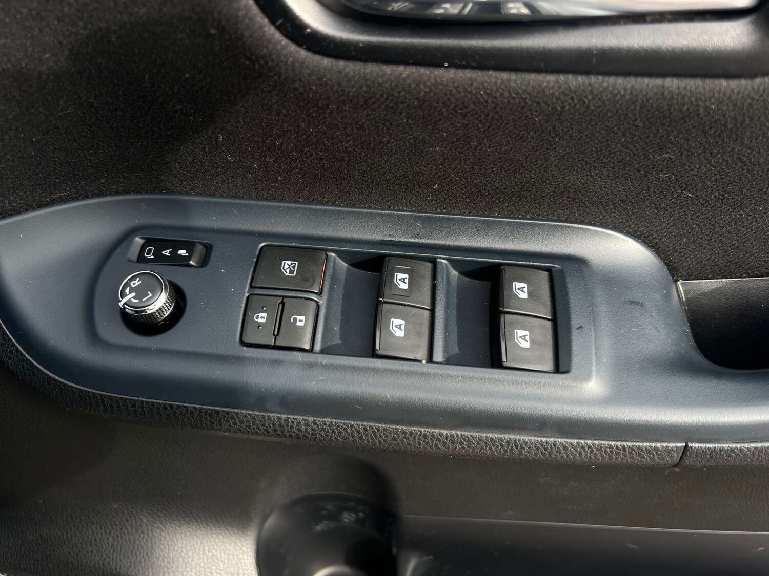 Used Toyota Voxy 2015 for sale - 78182034: Photo 13