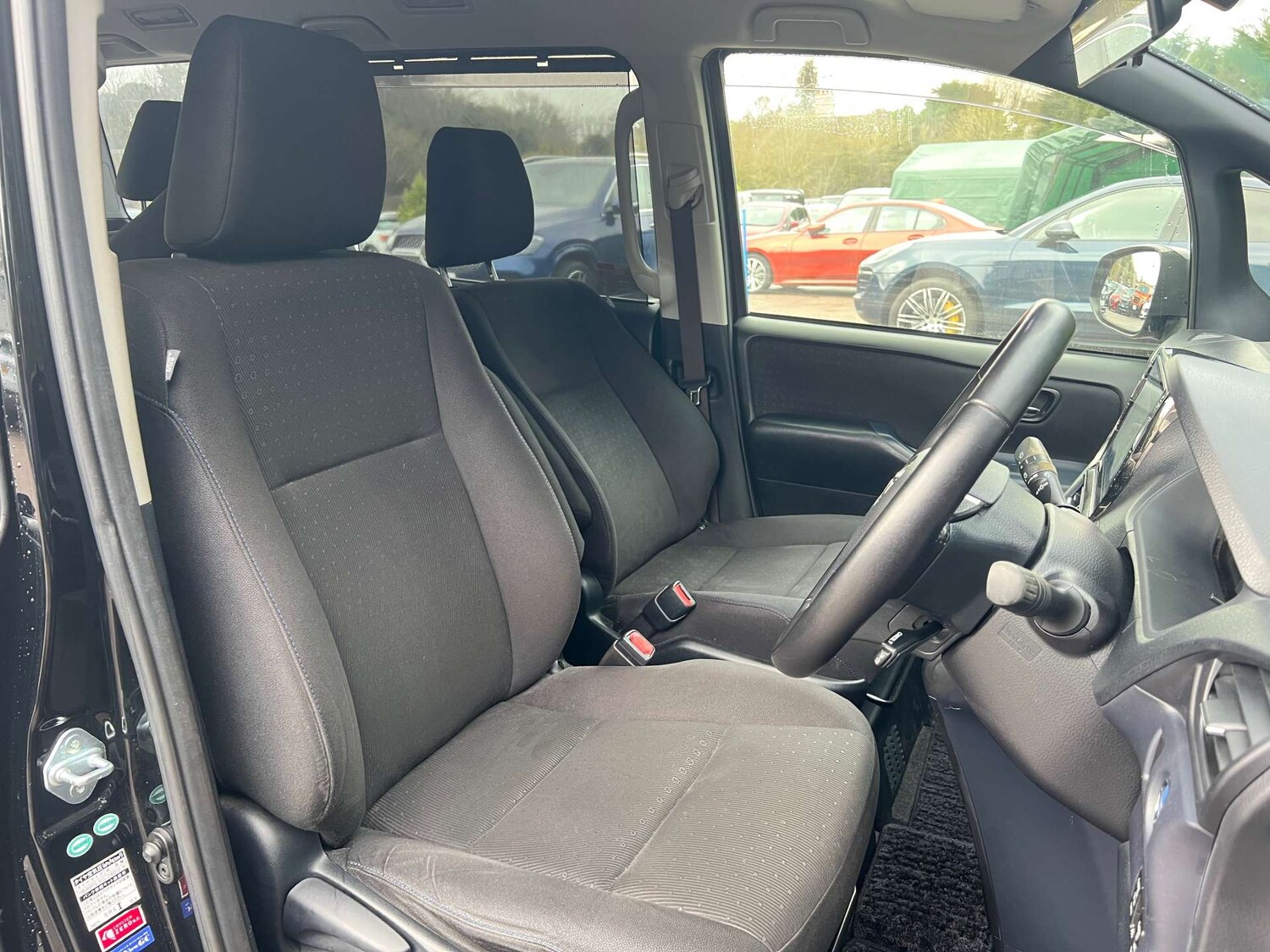 Used Toyota Voxy 2015 for sale - 78182034: Photo 16