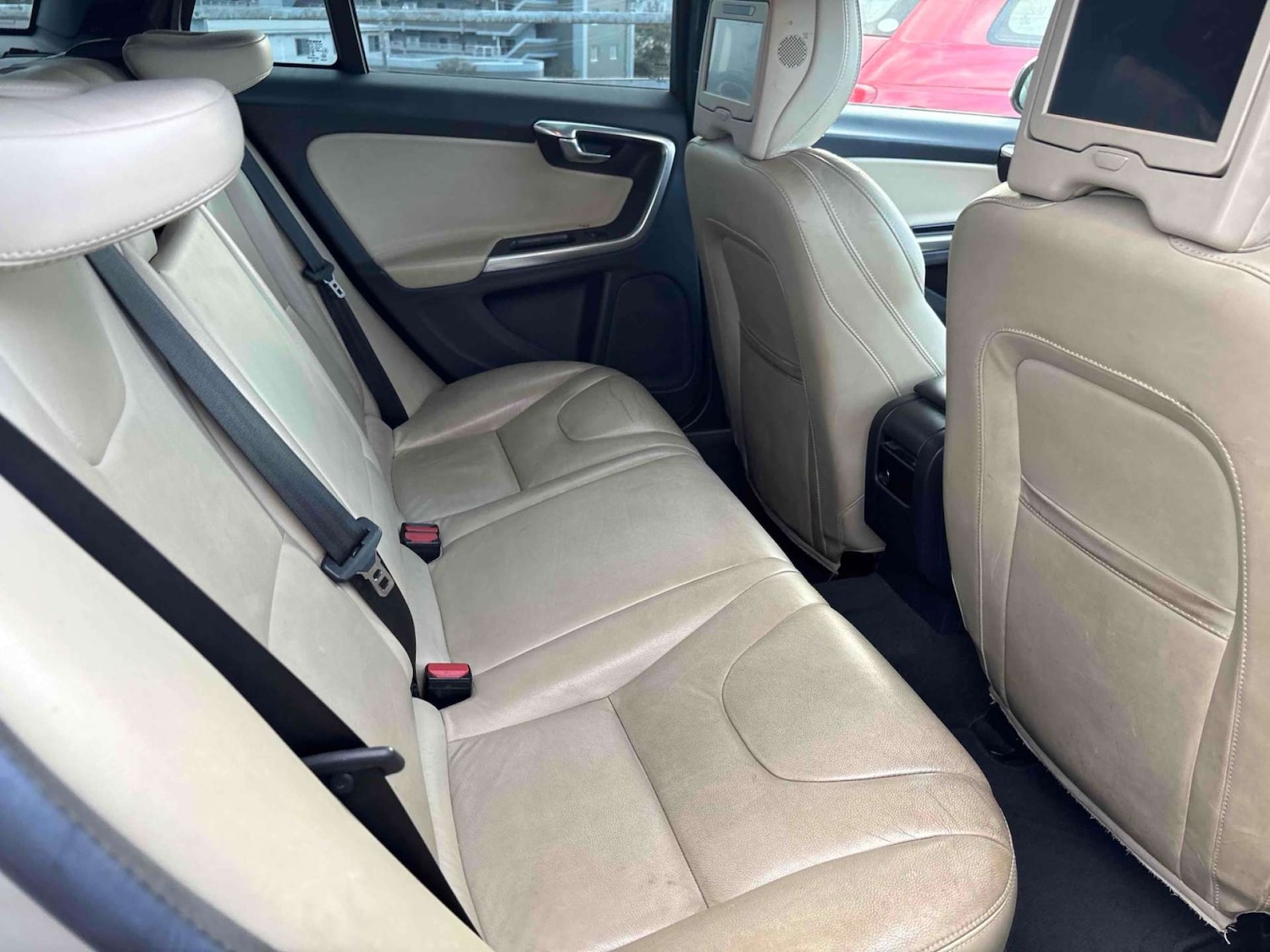 Used Volvo V60 2016 for sale - 77850611: Photo 13