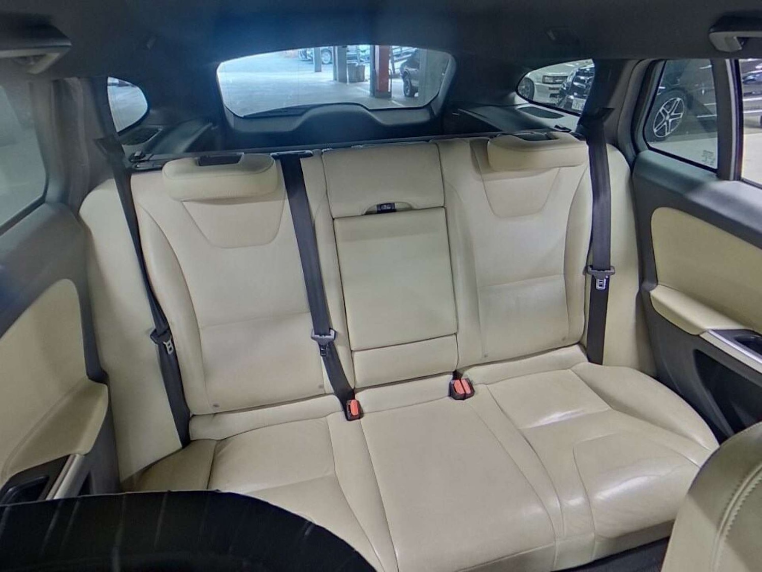 Used Volvo V60 2016 for sale - 77850611: Photo 14