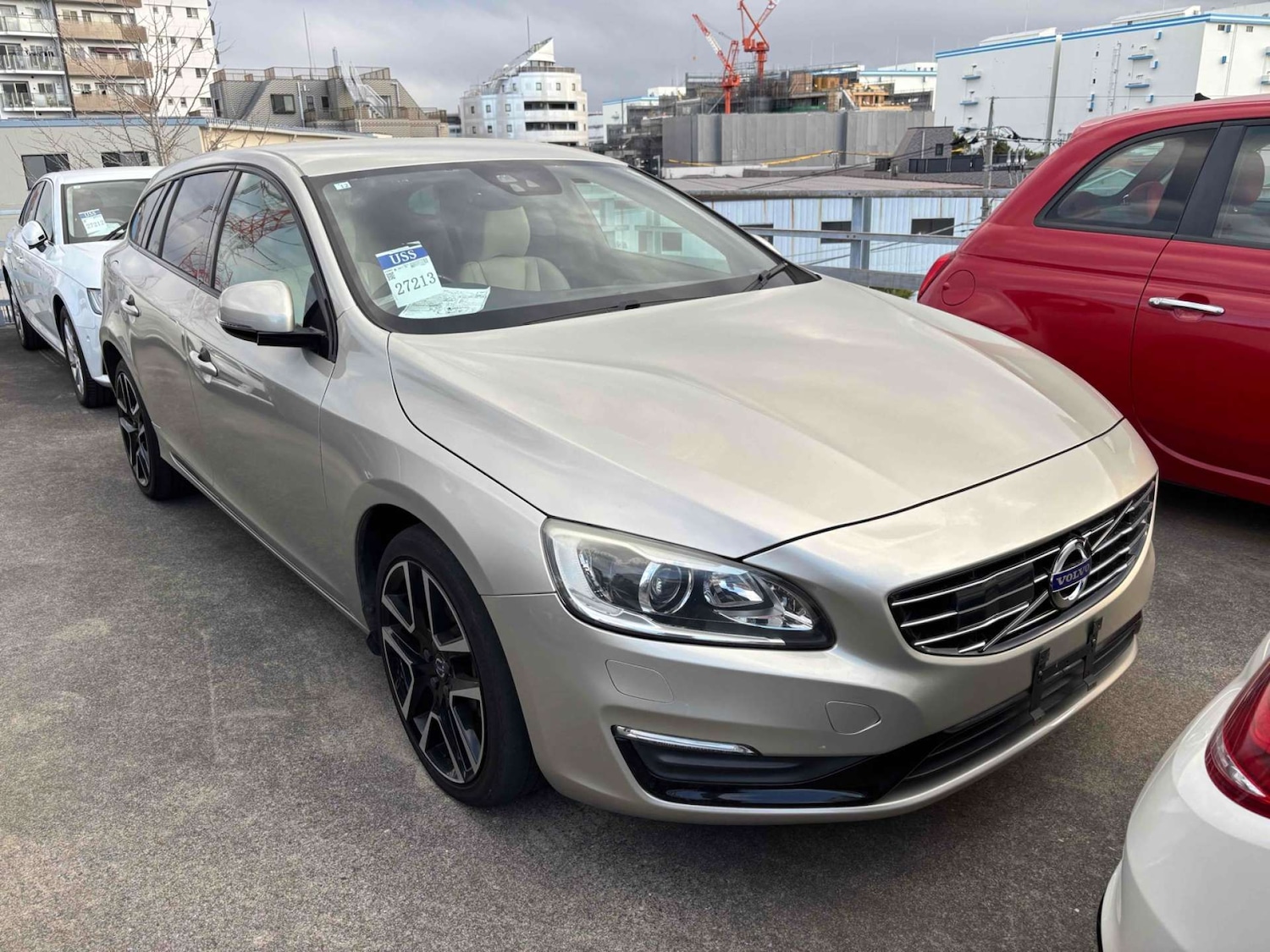 Used Volvo V60 2016 for sale - 77850611: Photo 2