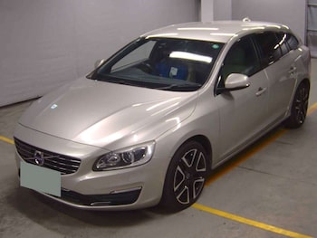 Used Volvo V60 2016 for sale - 77850611: Photo