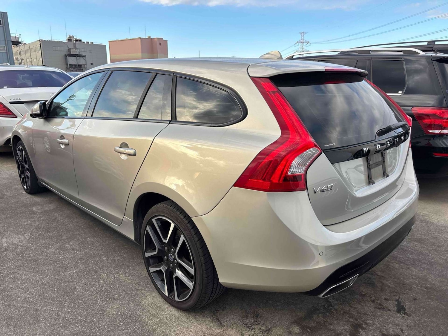 Used Volvo V60 2016 for sale - 77850611: Photo 7