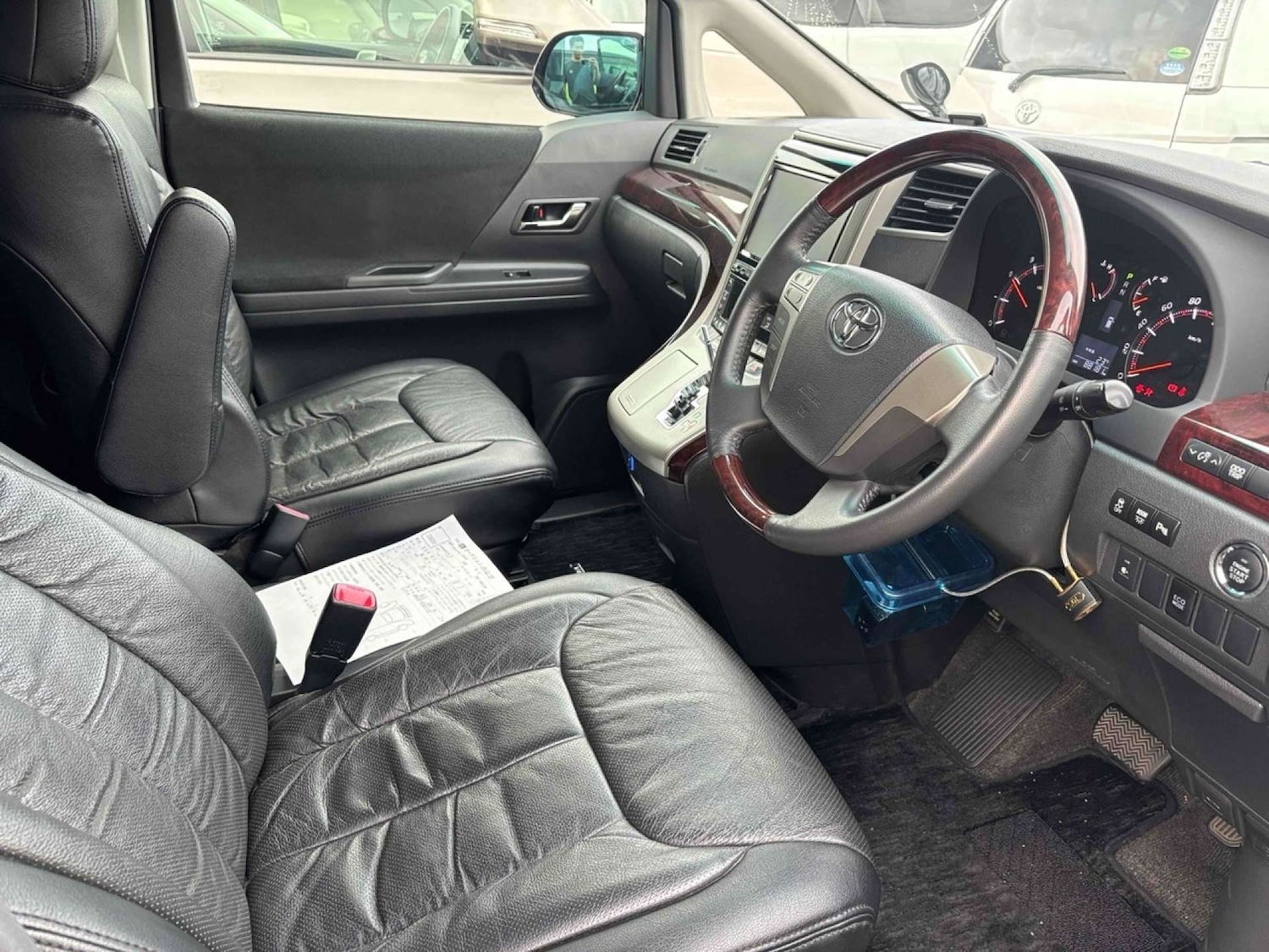 Used Toyota Vellfire 2013 for sale - 76983902: Photo 10