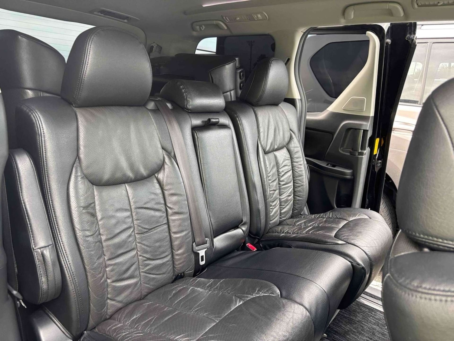 Used Toyota Vellfire 2013 for sale - 76983902: Photo 13