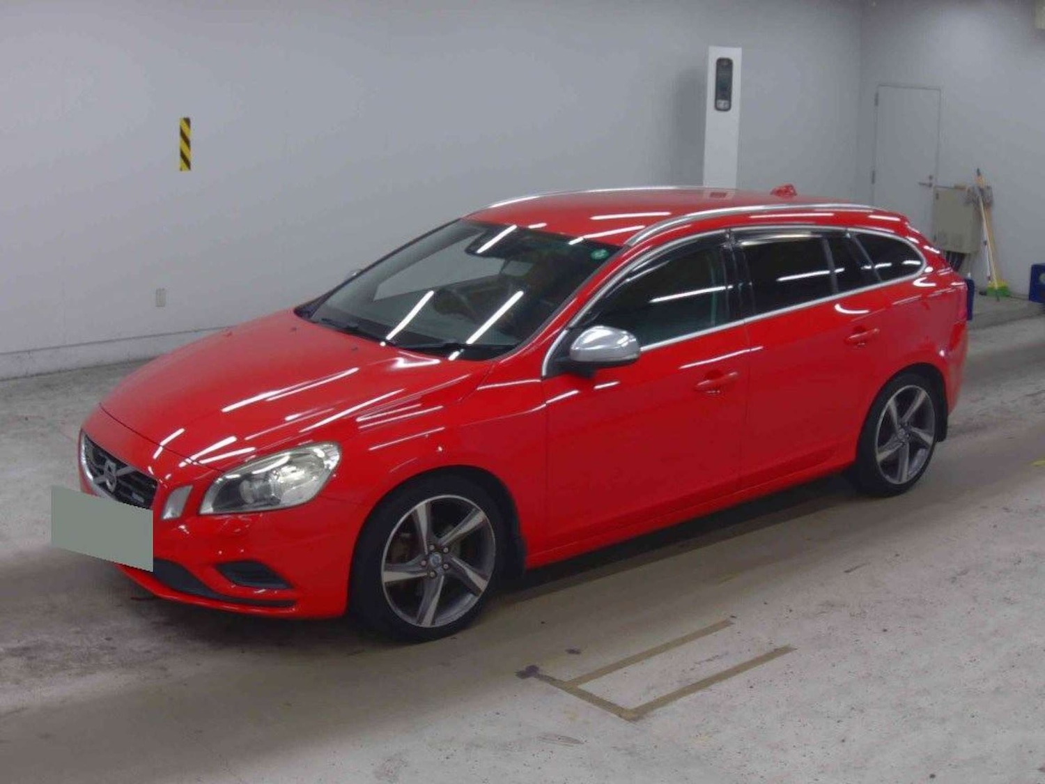 Used Volvo V60 2013 for sale - 77850629: Photo 4