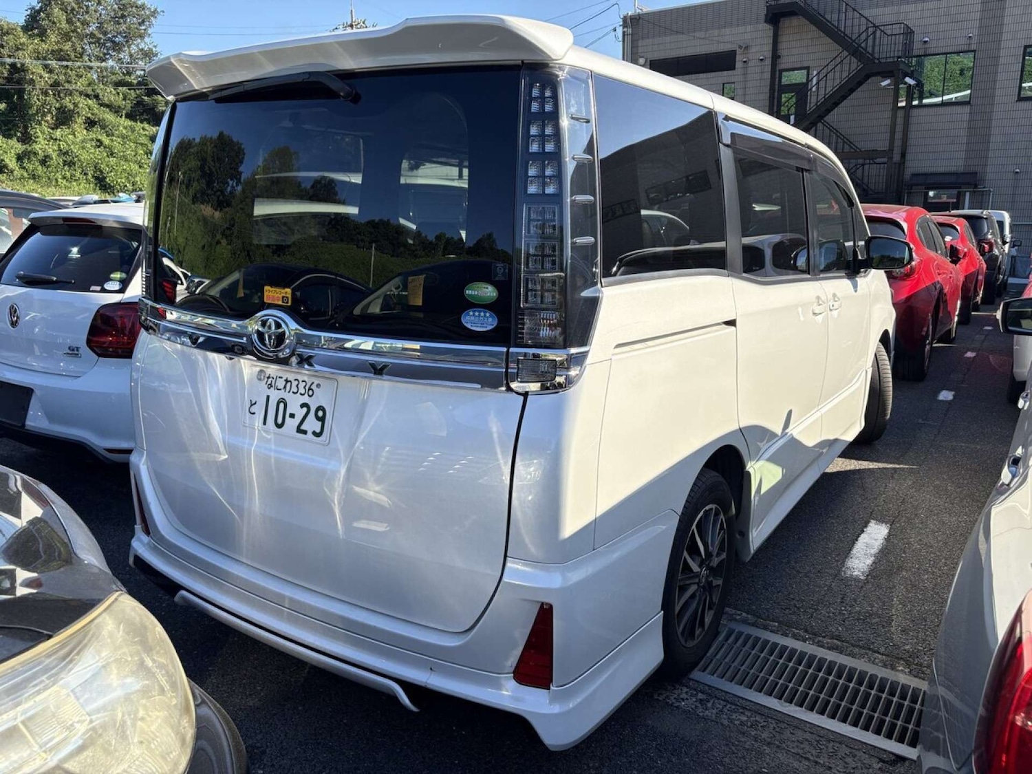 Used Toyota Voxy 2014 for sale - 76980024: Photo 6