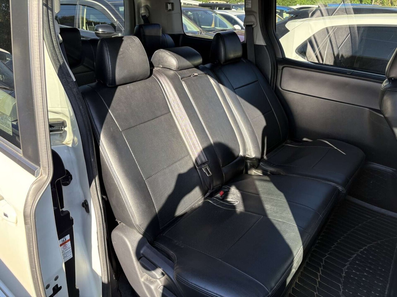 Used Toyota Voxy 2014 for sale - 76980024: Photo 9