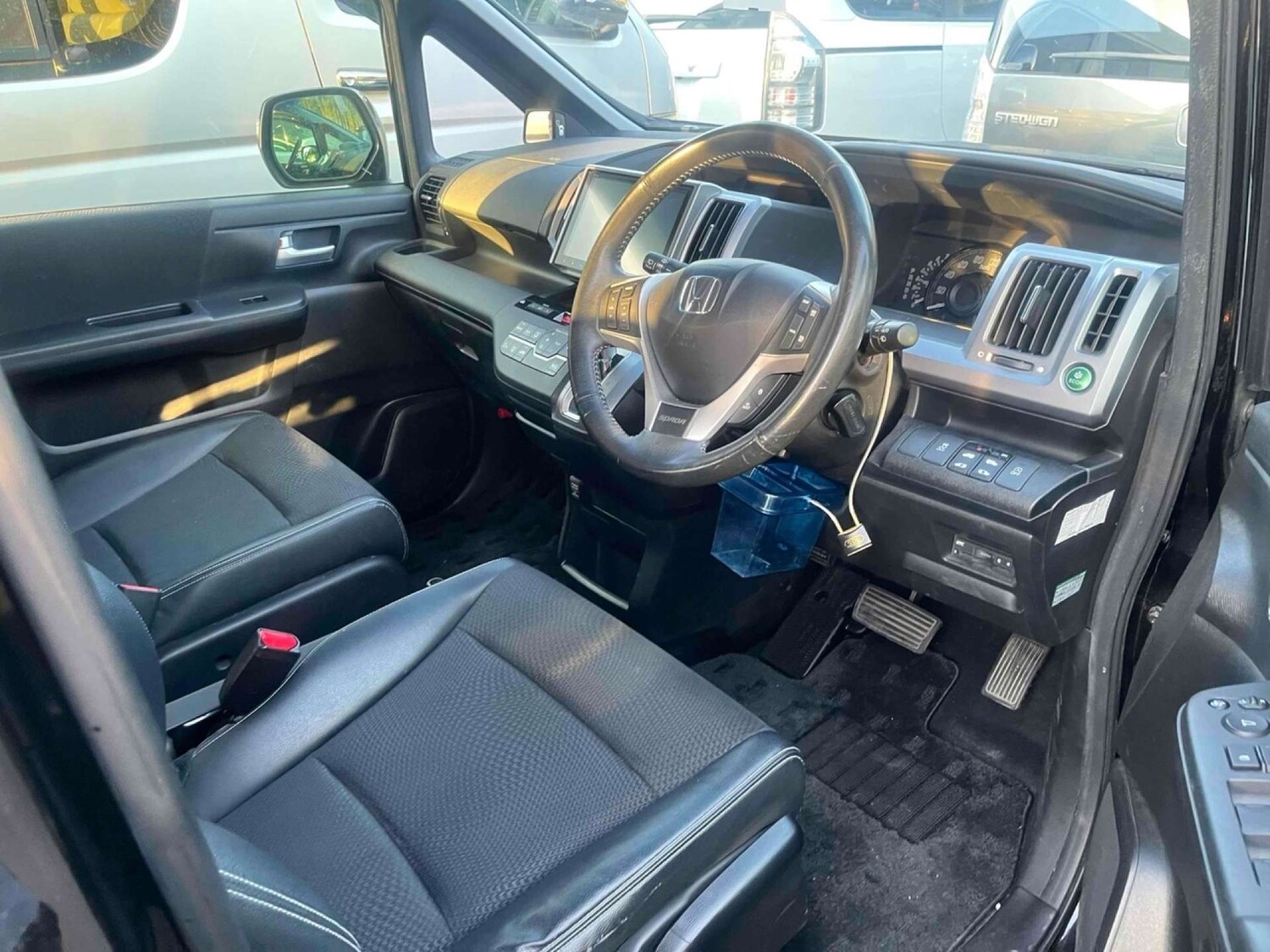 Used Honda Stepwagon 2014 for sale - 77364245: Photo 11