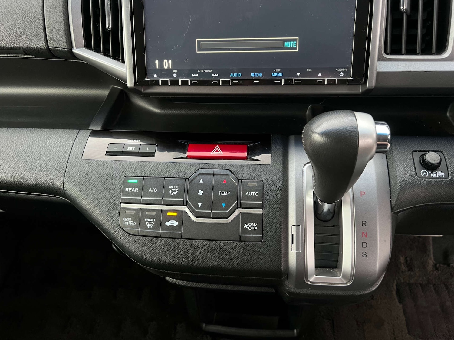 Used Honda Stepwagon 2014 for sale - 77364245: Photo 35