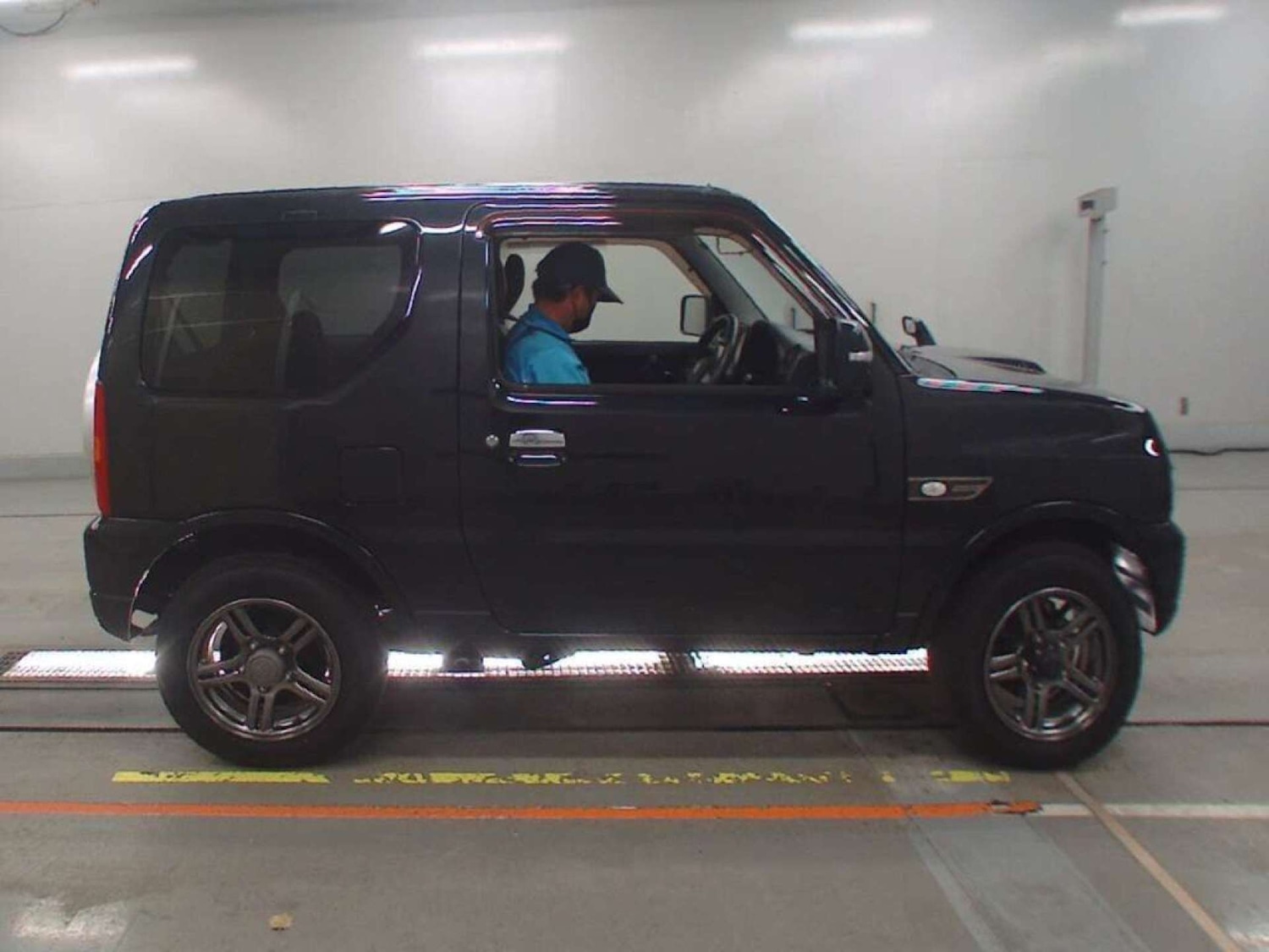 Used Suzuki Jimny 2015 for sale - 76959831: Photo 9