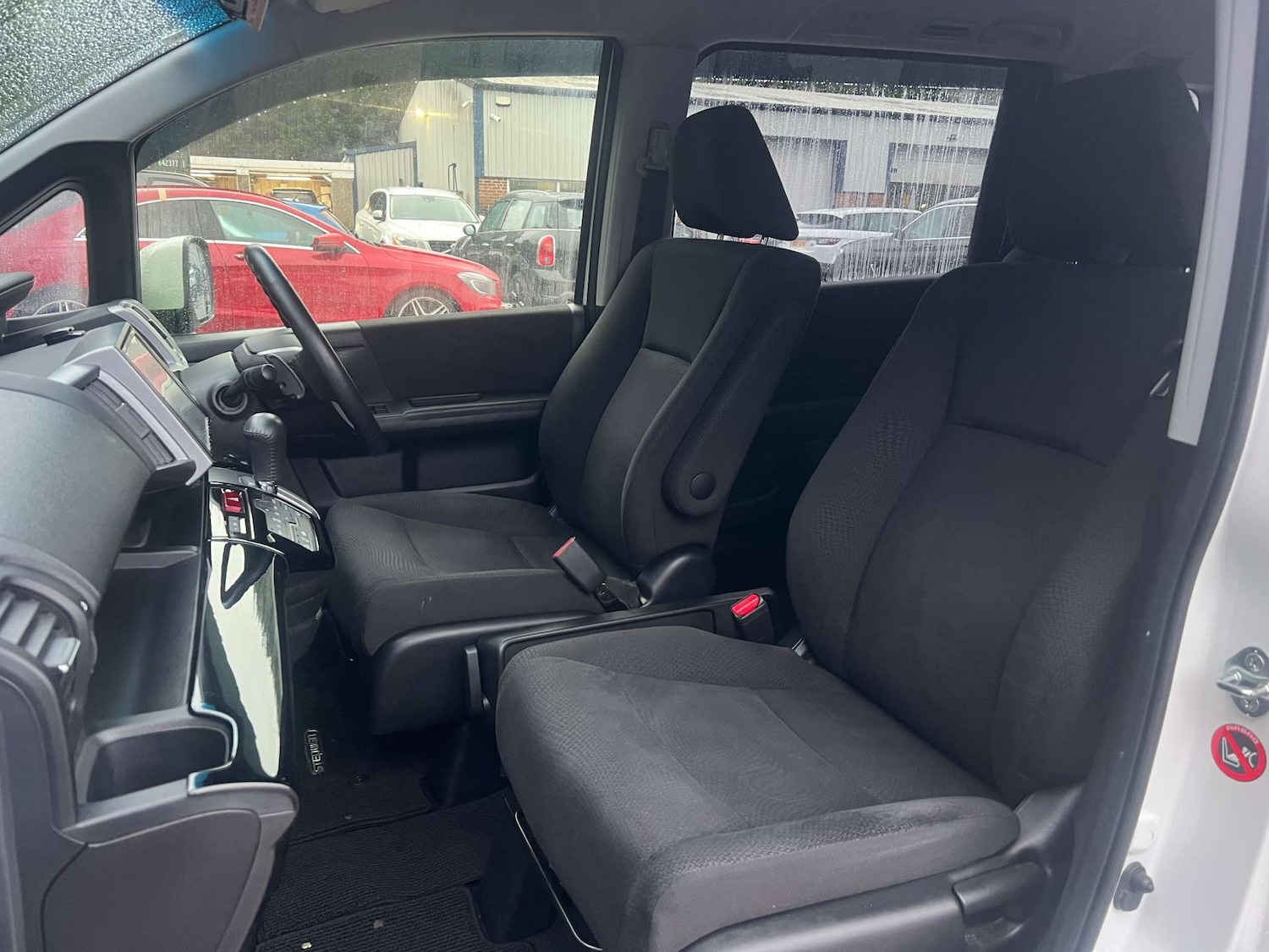 Used Honda Stepwagon 2014 for sale - 77762388: Photo 16