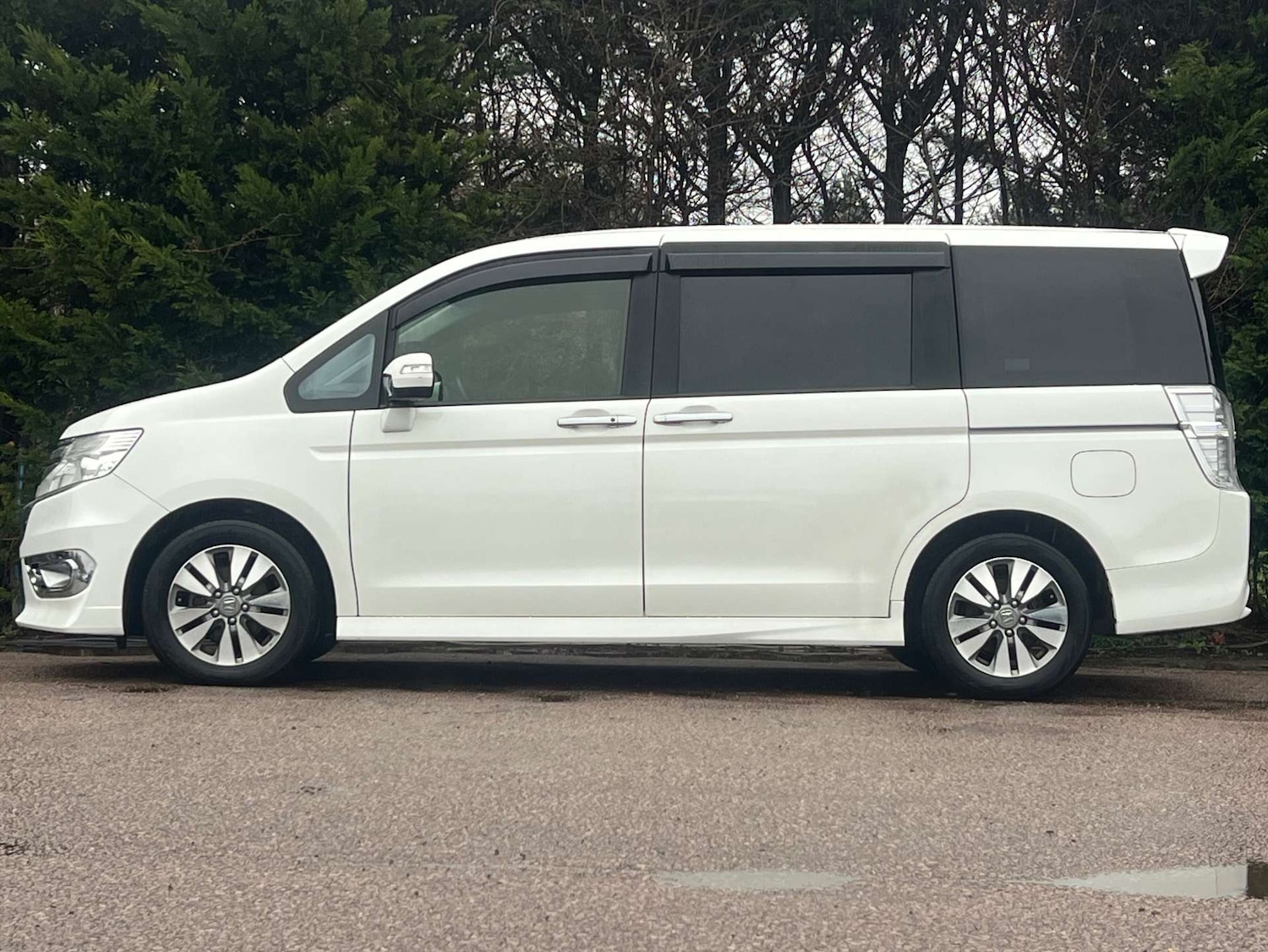 Used Honda Stepwagon 2014 for sale - 77762388: Photo 5