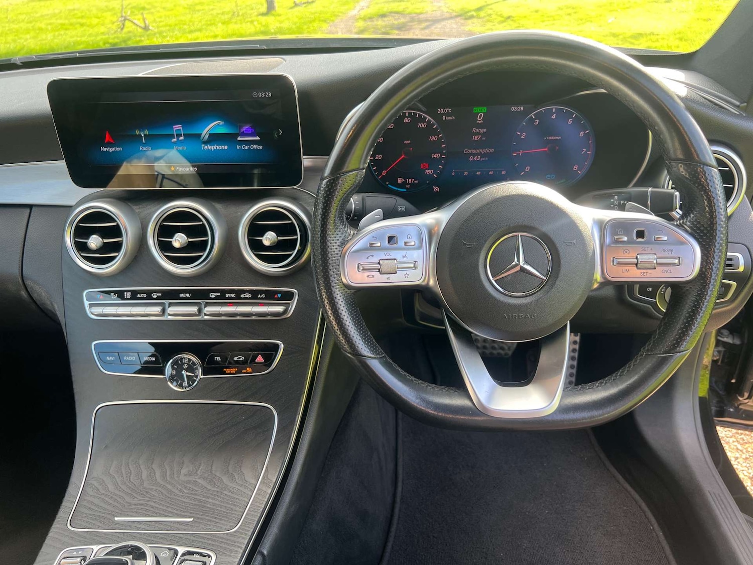 Used Mercedes-Benz C Class 2019 for sale - 76776862: Photo 2