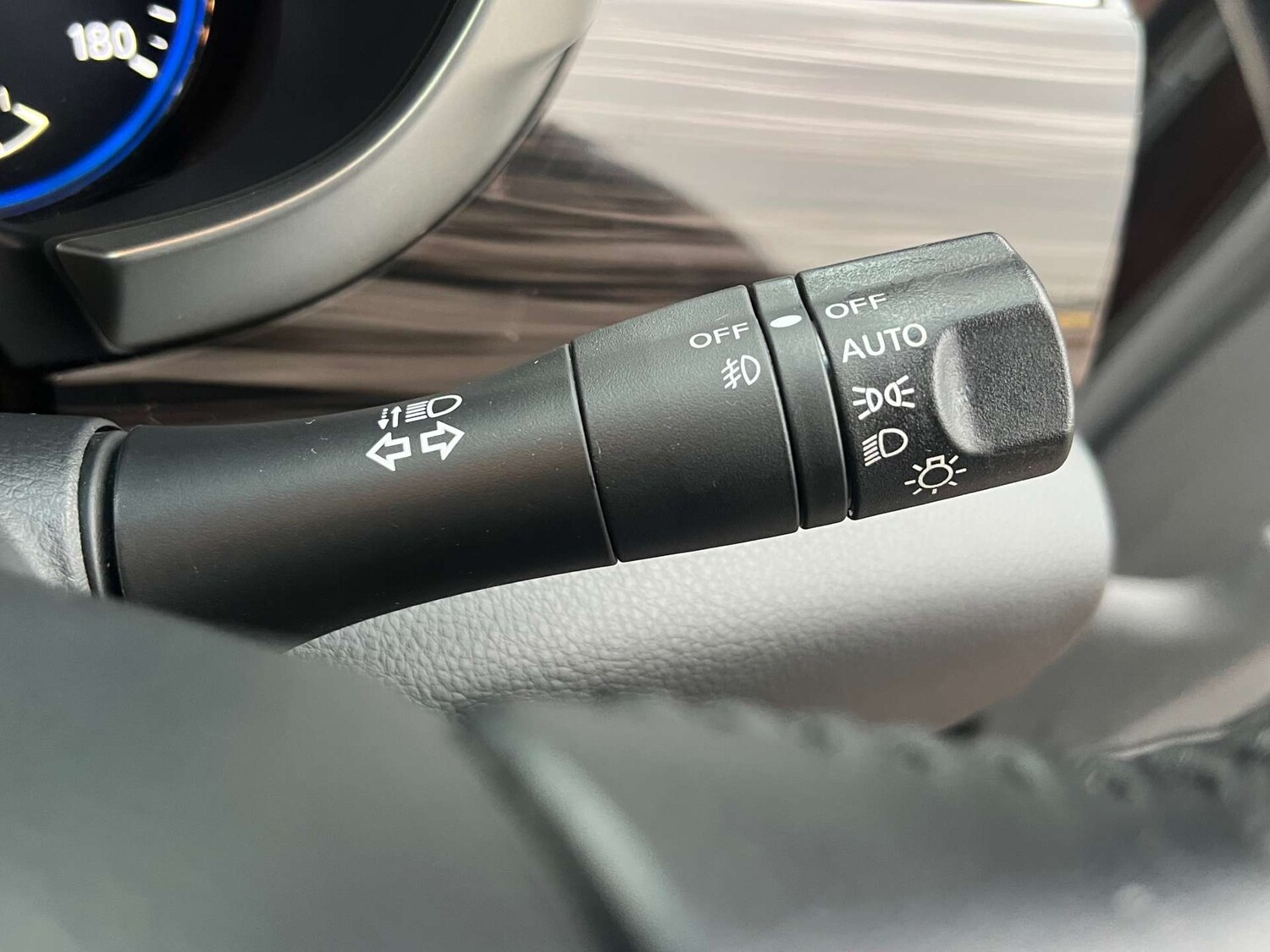 Used Nissan Elgrand 2014 for sale - 77618893: Photo 28