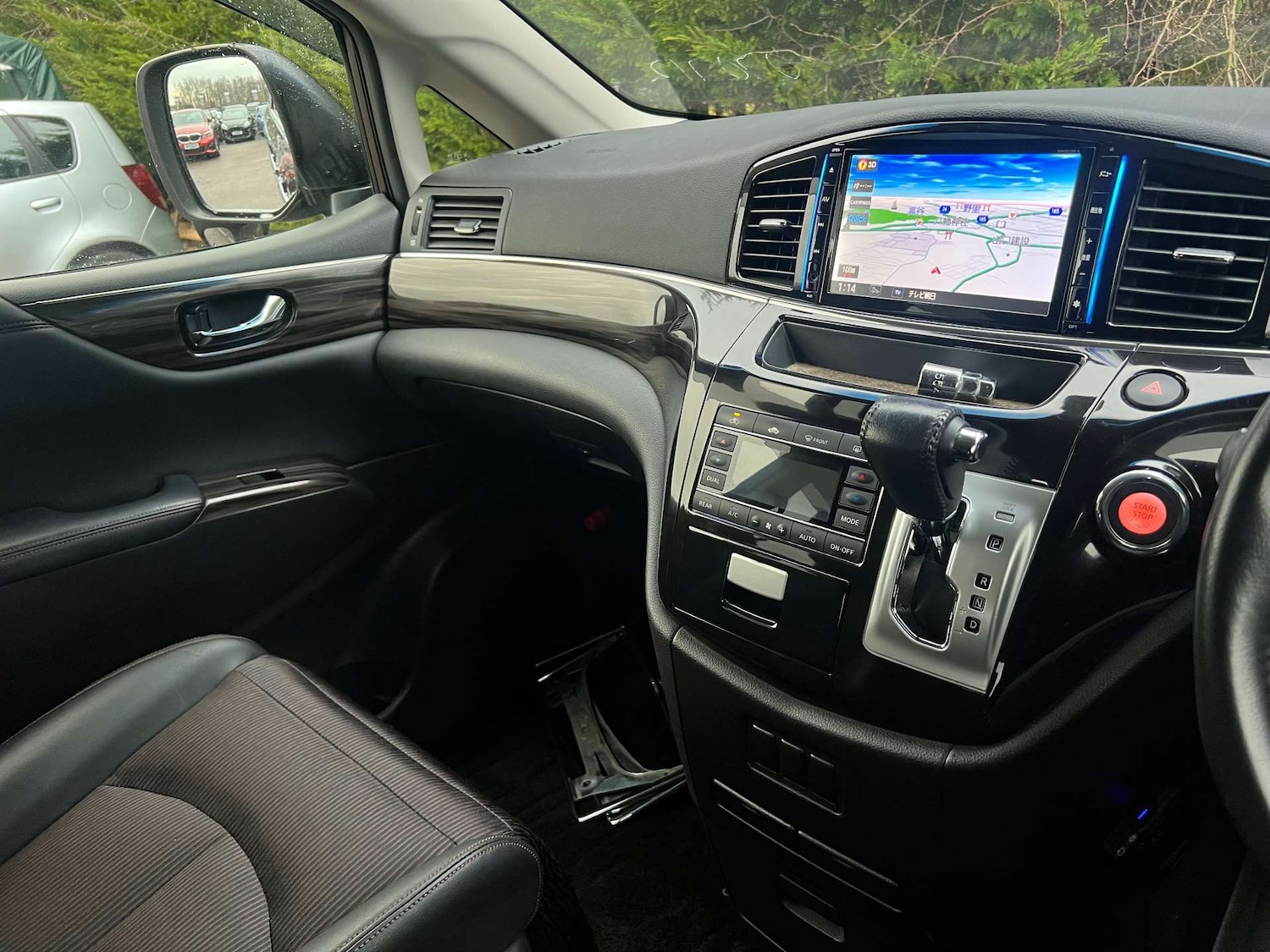 Used Nissan Elgrand 2014 for sale - 77618893: Photo 31