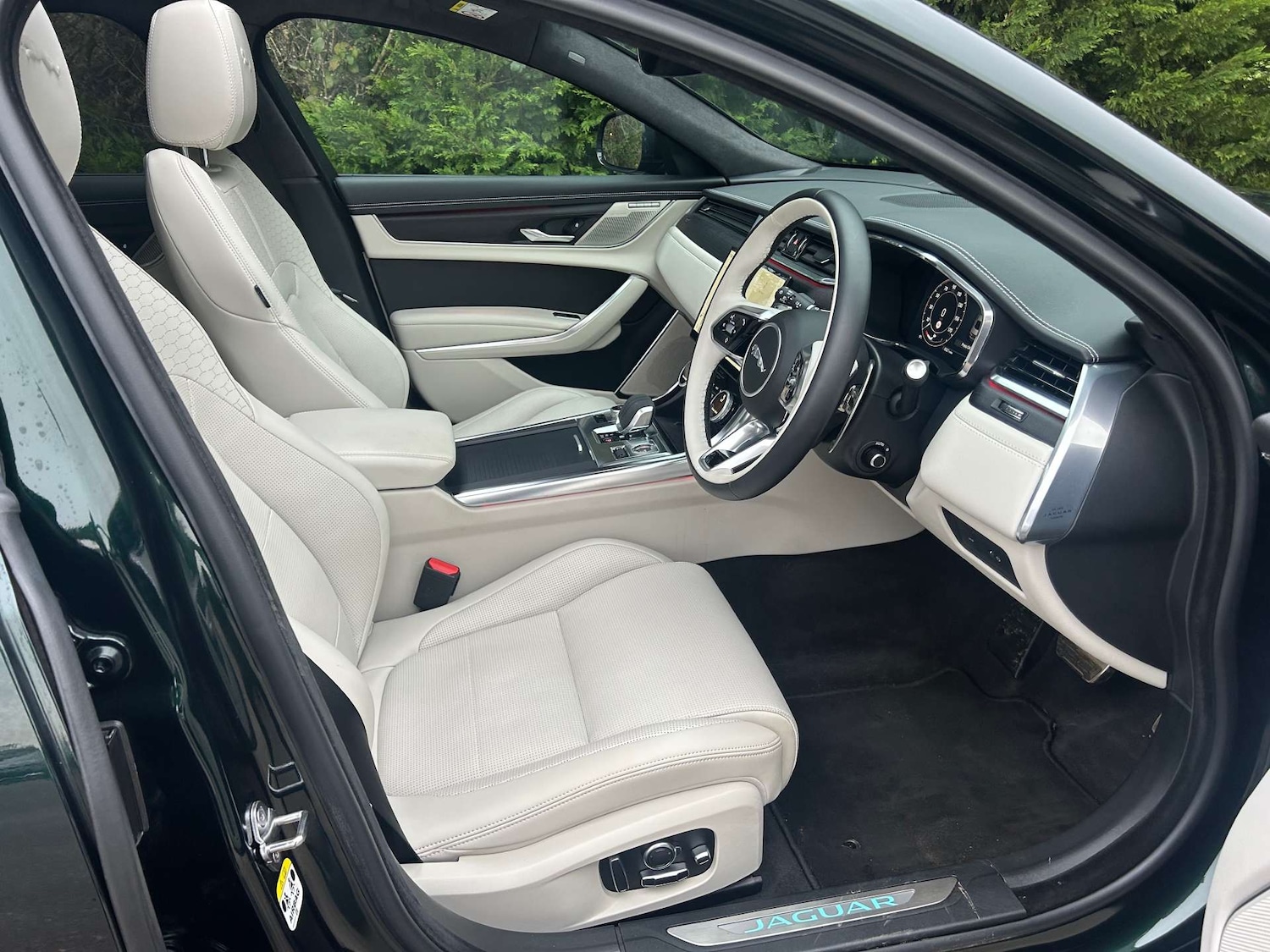 Used Jaguar XF 2024 for sale - 76933028: Photo 21