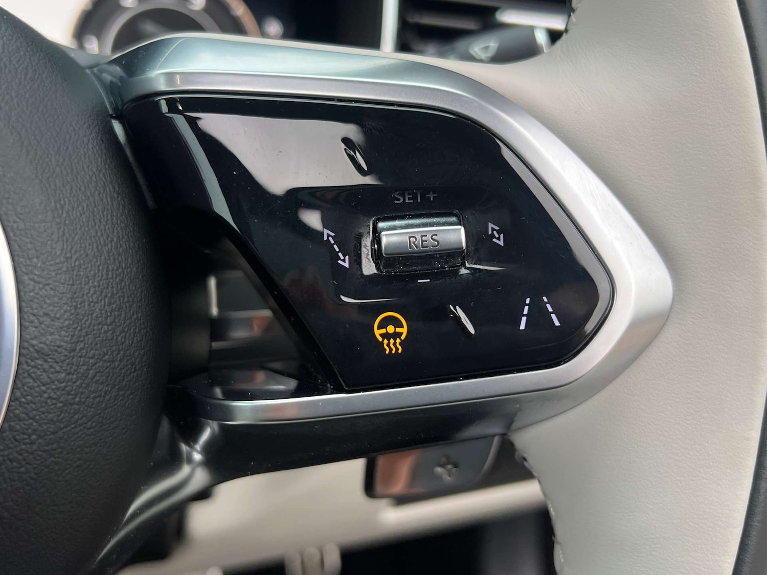 Used Jaguar XF 2024 for sale - 76933028: Photo 31