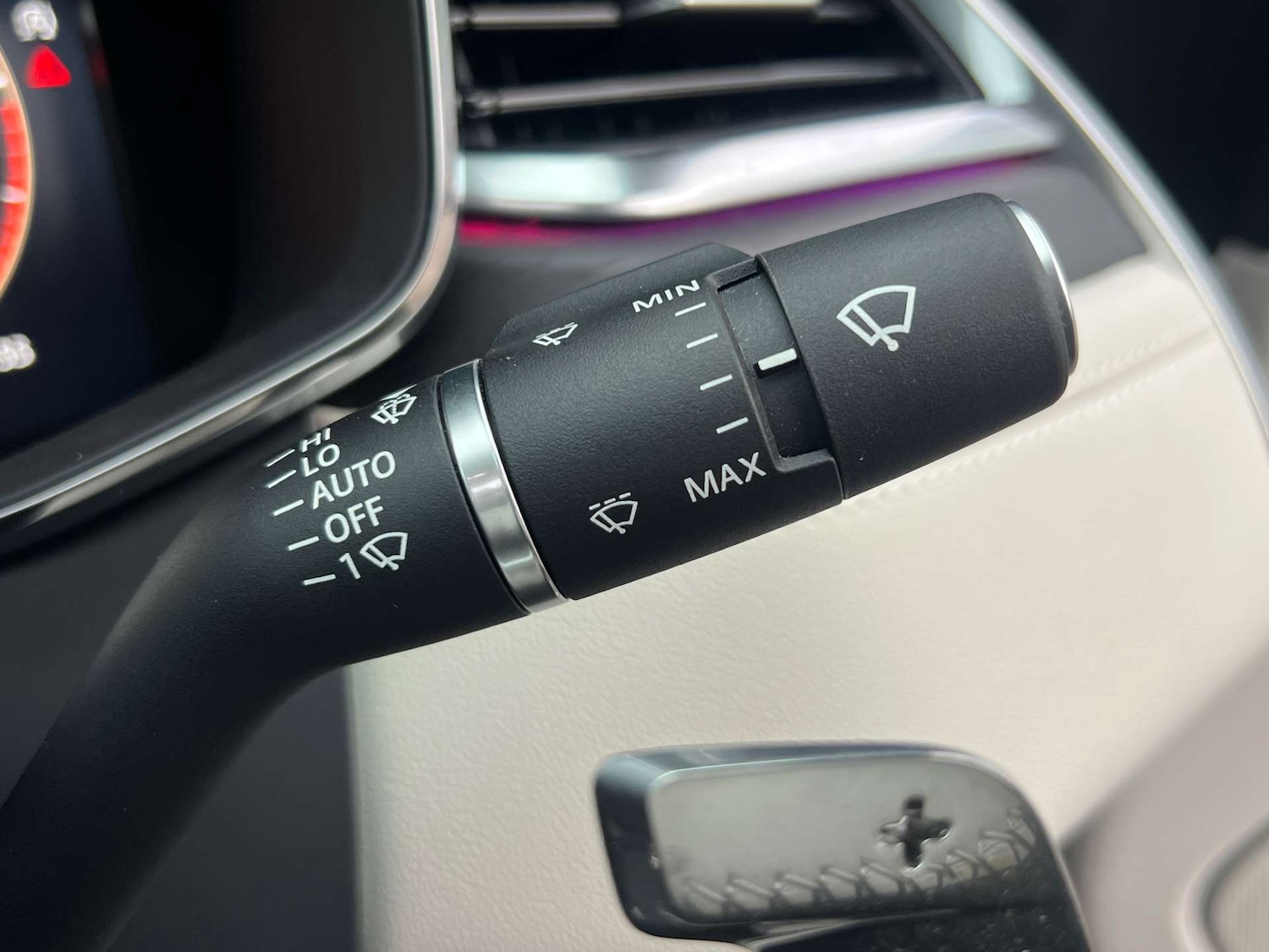 Used Jaguar XF 2024 for sale - 76933028: Photo 33